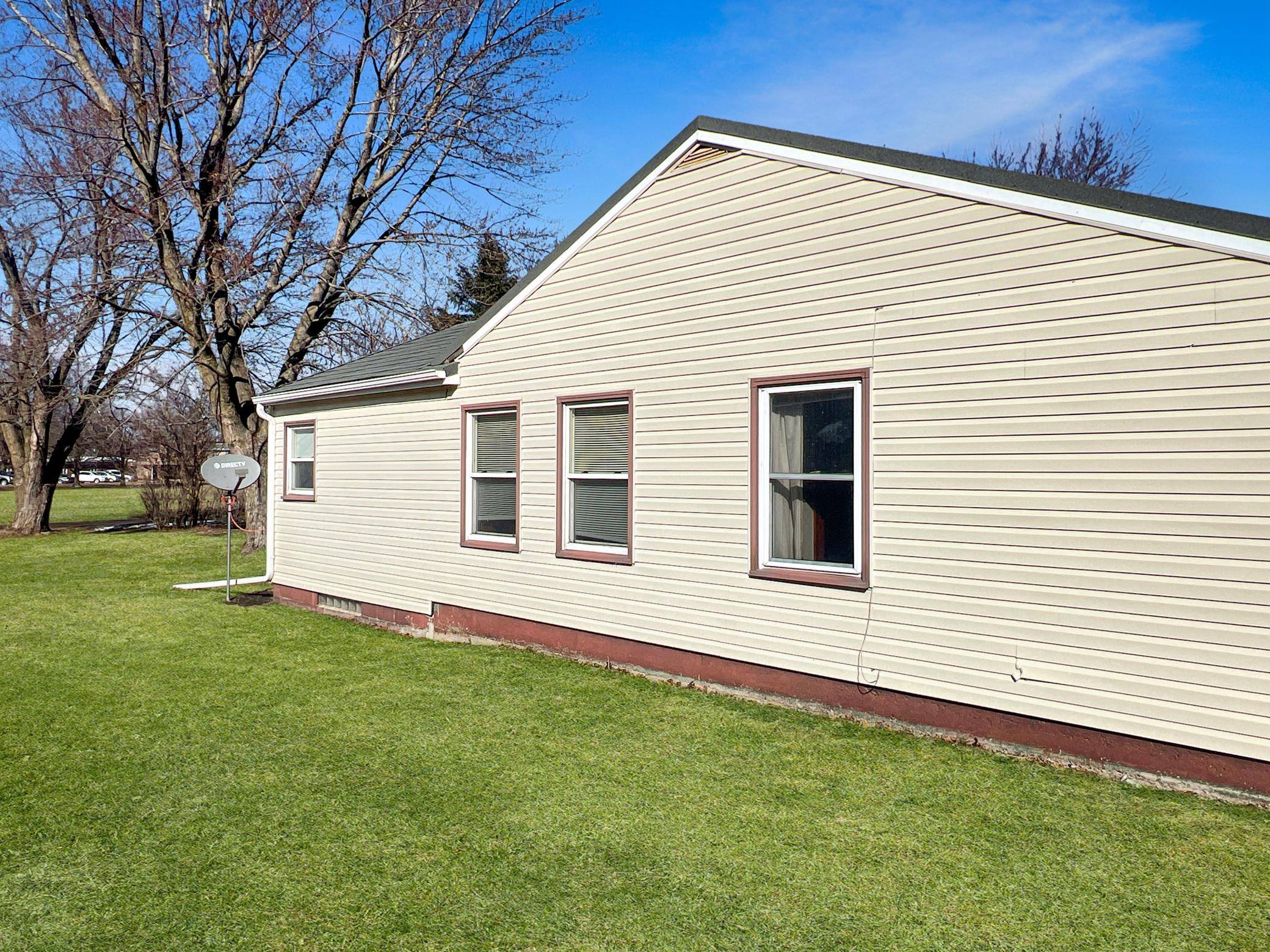 506 E 2nd ST N, Truman, MN 56088