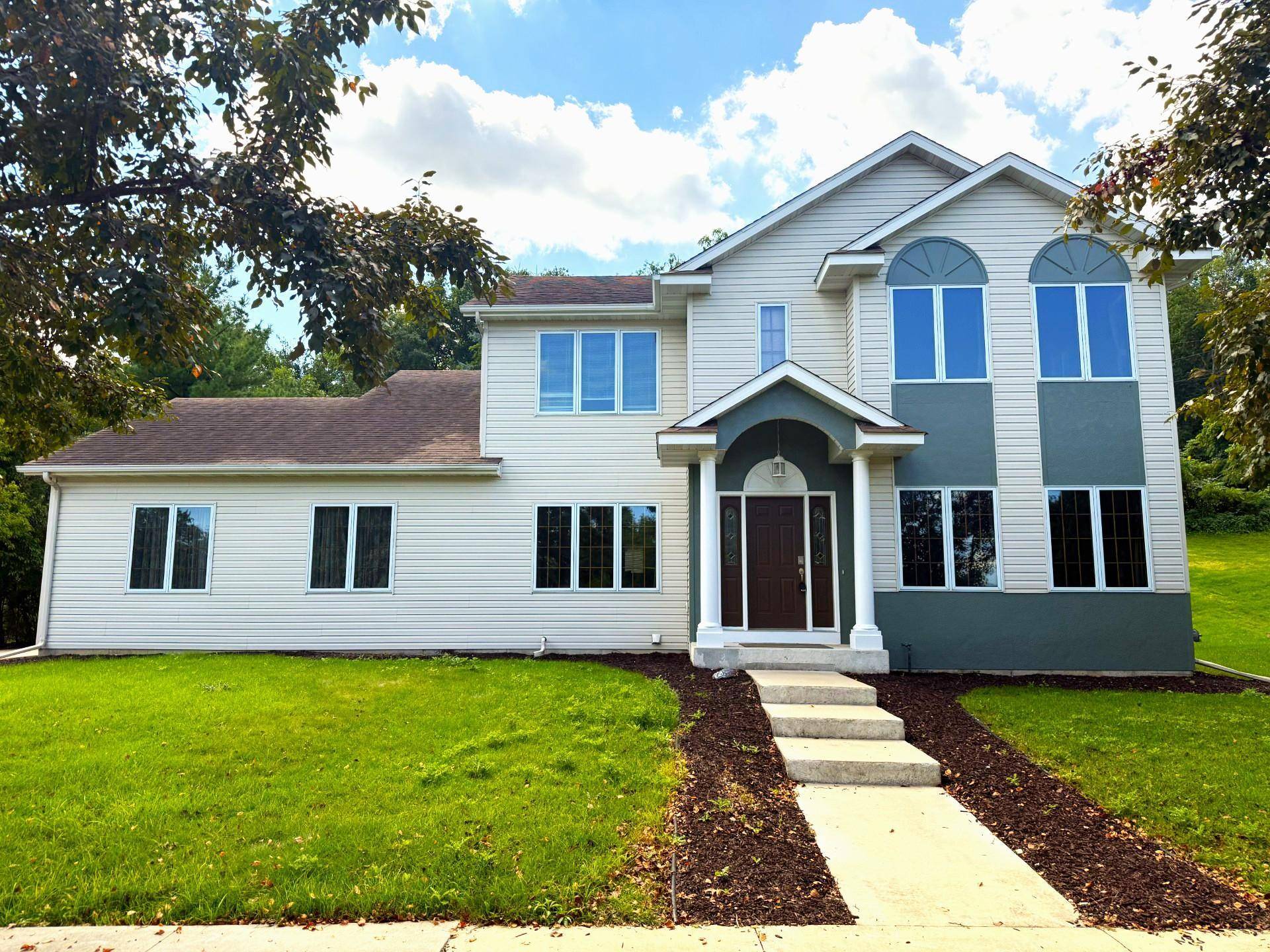 3018 Mayowood Common CIR SW, Rochester, MN 55902