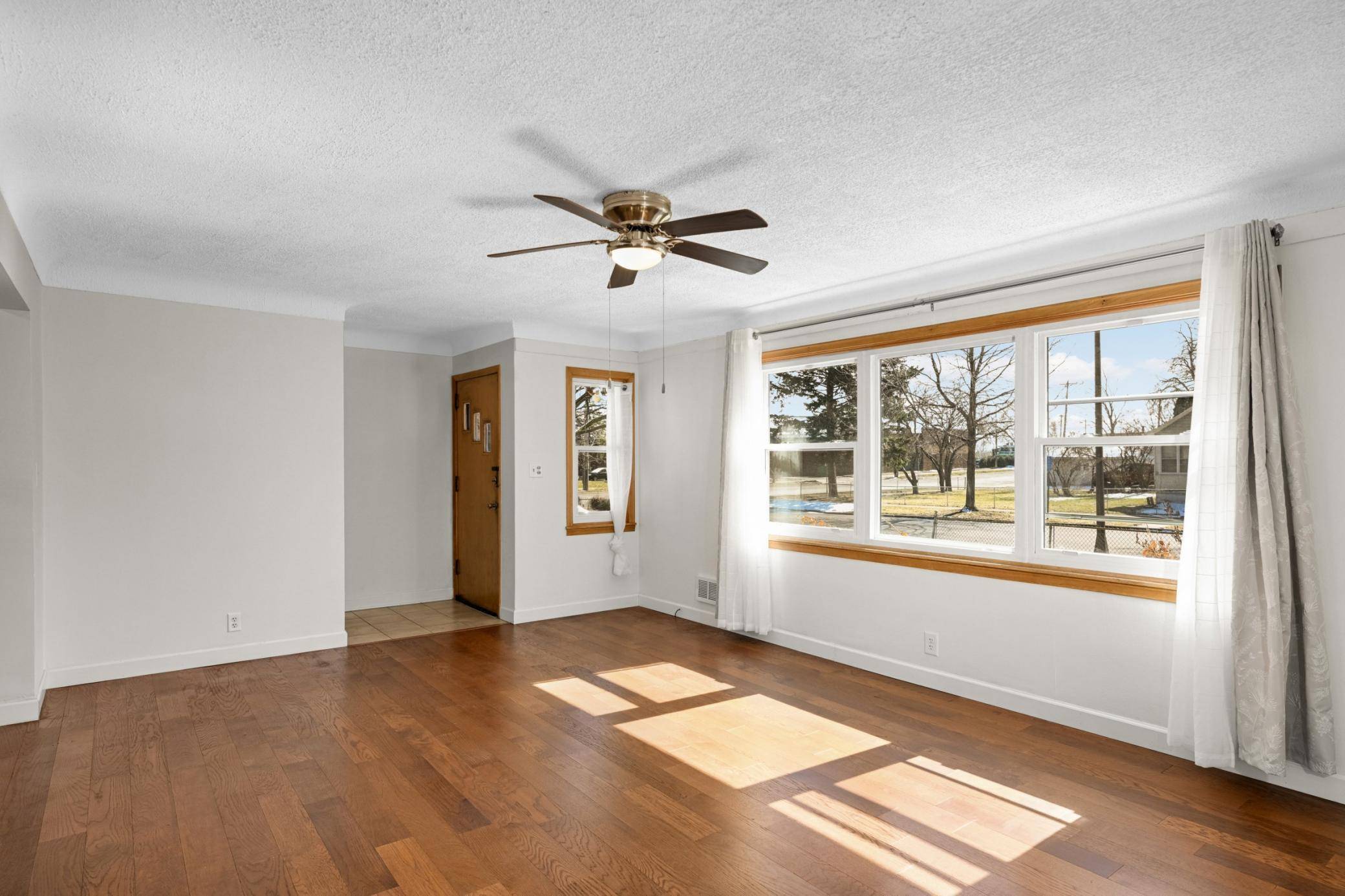 1709 Field AVE, Saint Paul, MN 55116