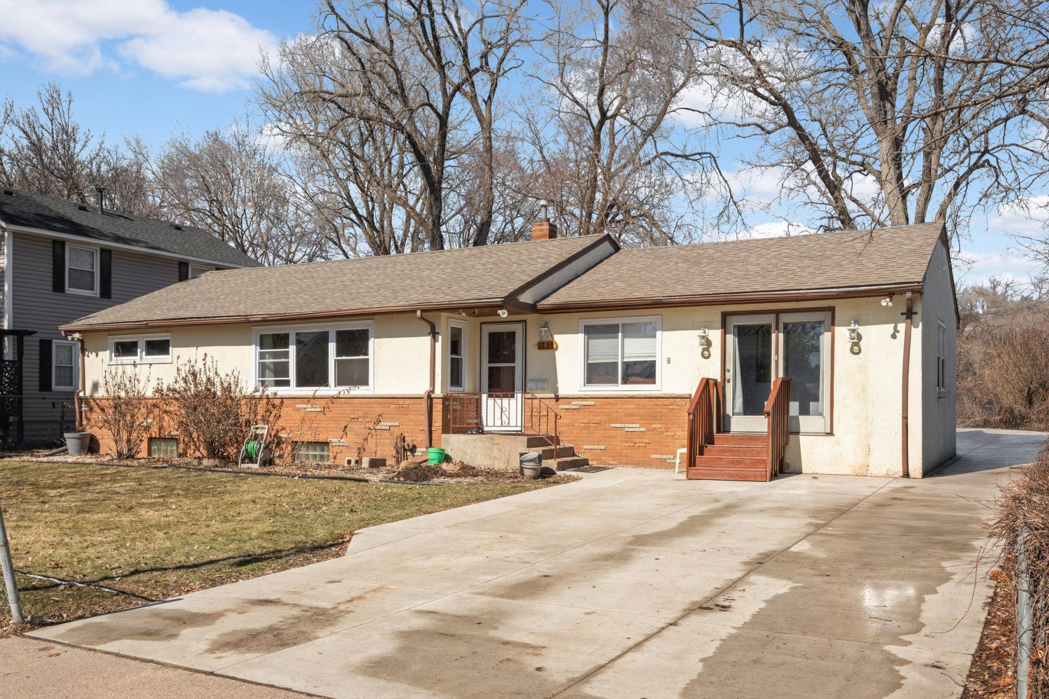 1709 Field AVE, Saint Paul, MN 55116