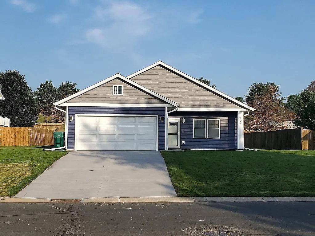 900 8th AVE SW, Pine Island, MN 55963