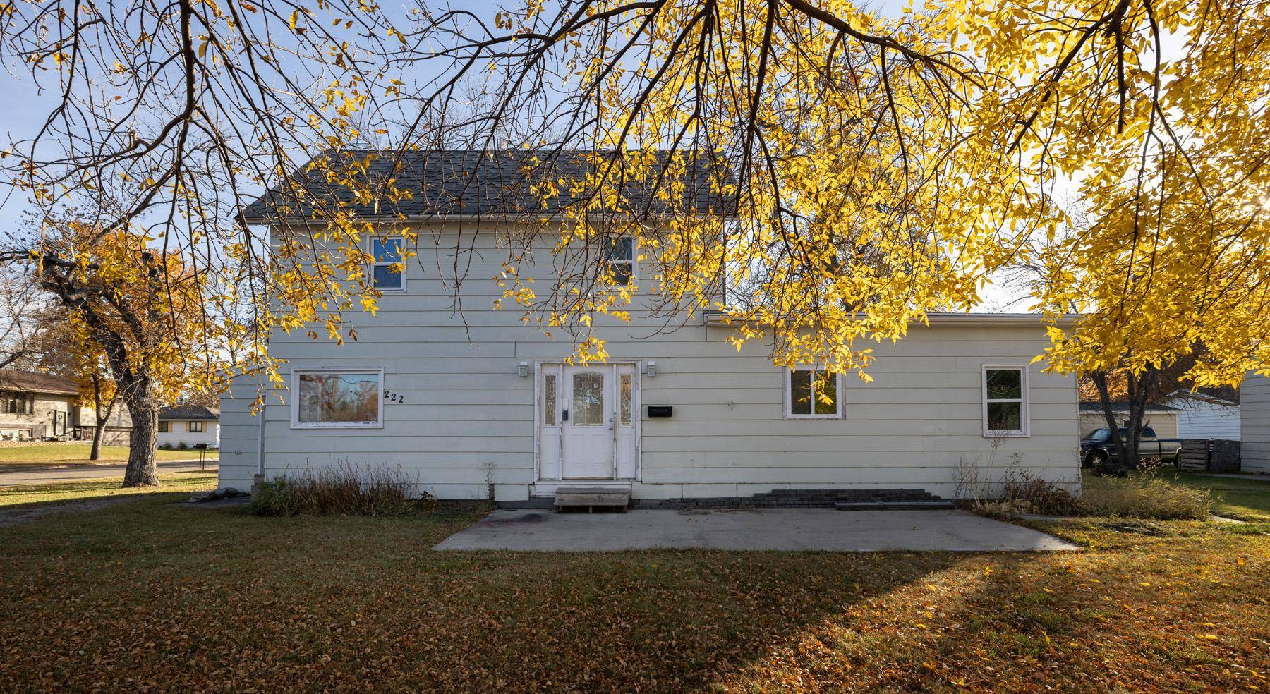 222 6th ST NE, Hillsboro, ND 58045