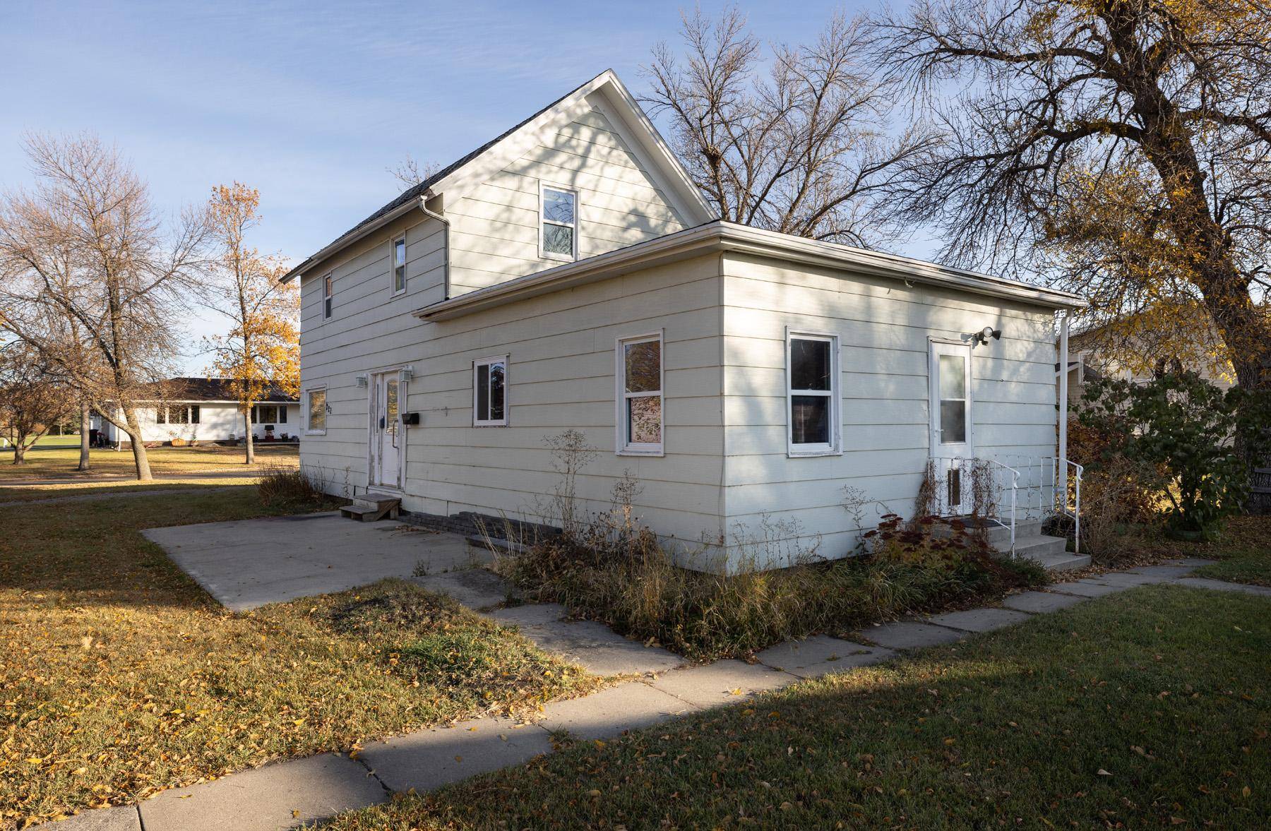 222 6th ST NE, Hillsboro, ND 58045