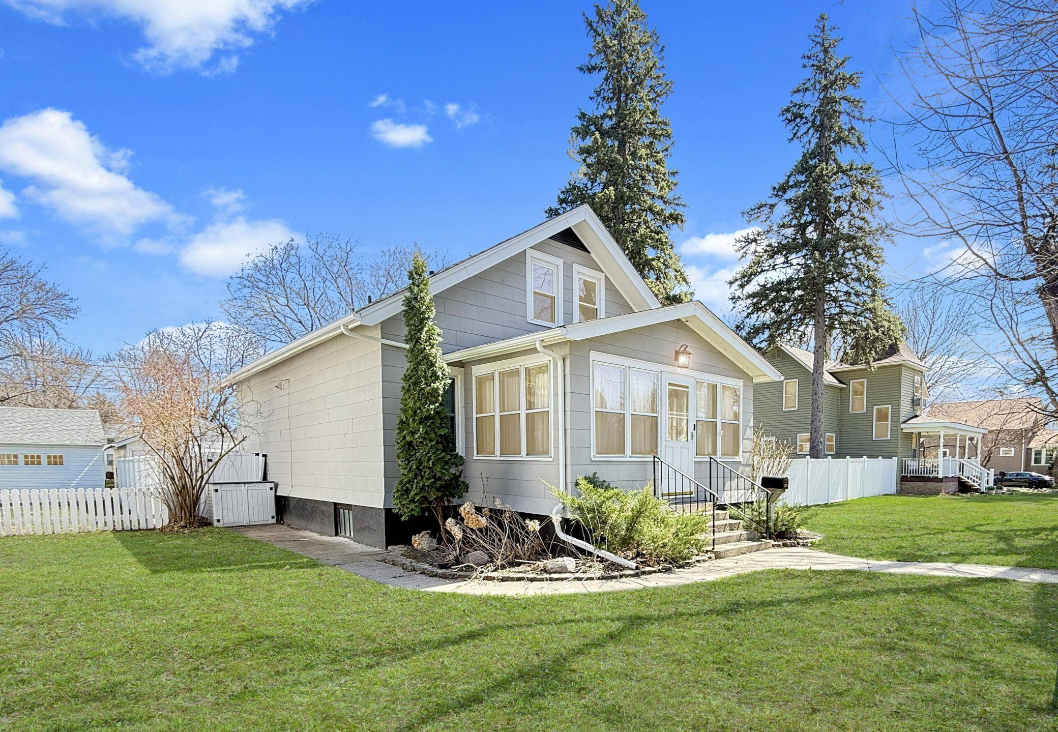 206 N 9th ST, Montevideo, MN 56265