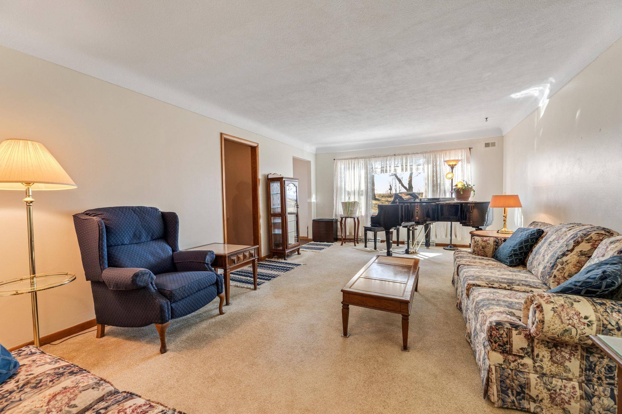 W394 Bluff Siding RD, Fountain City, WI 54629