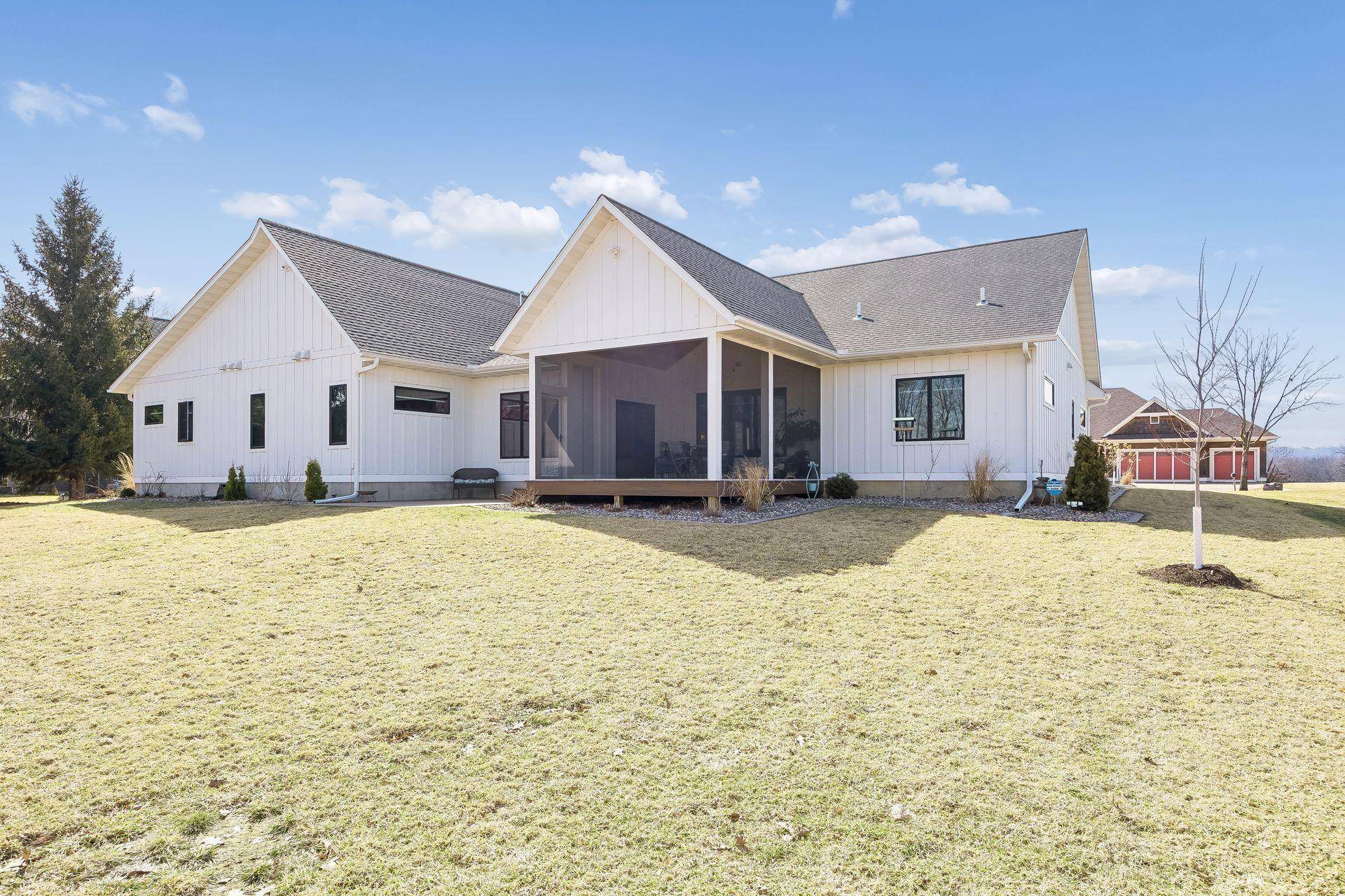 918 Hidden Meadow LN, Lake City, MN 55041