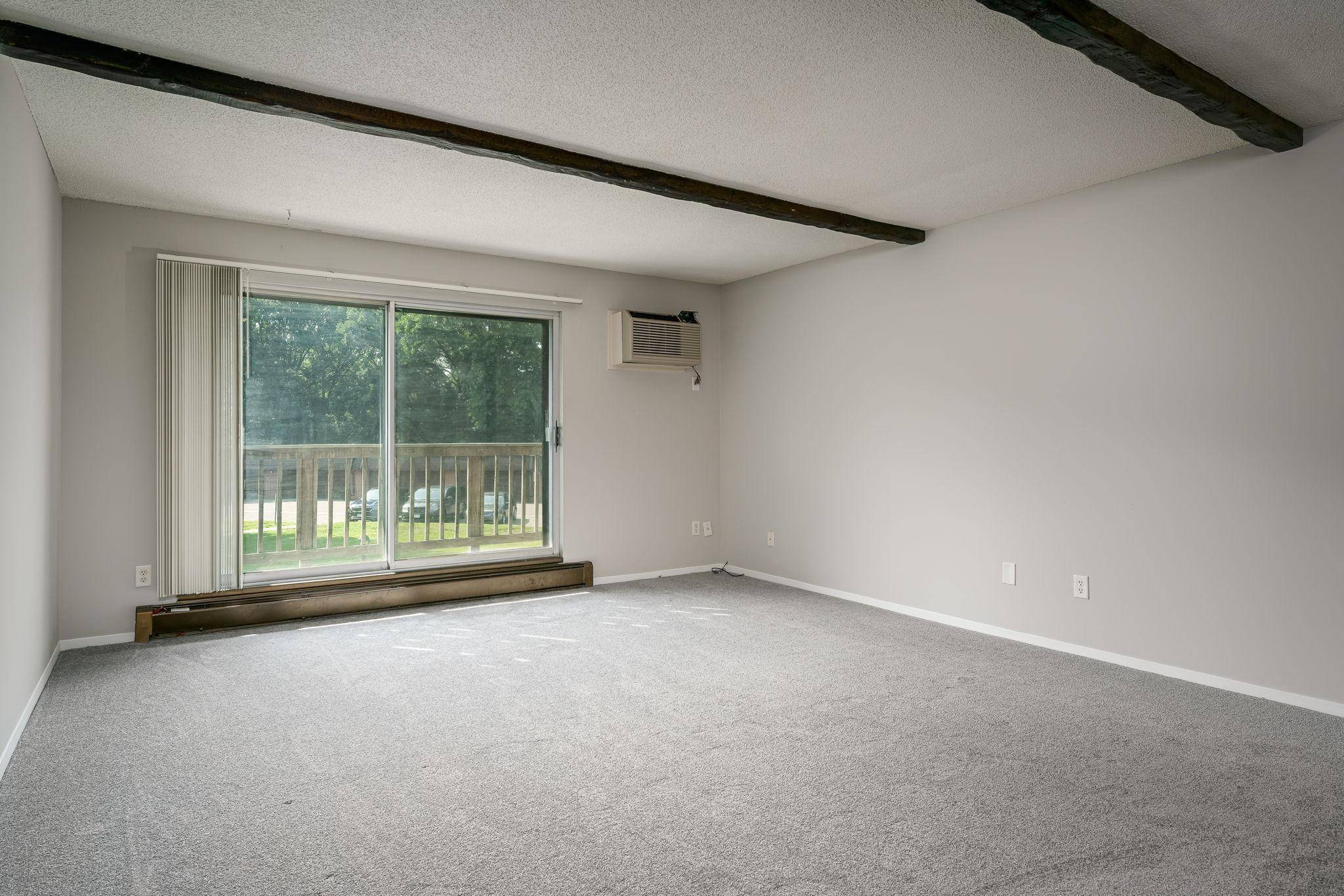2007 E 122nd ST #B15, Burnsville, MN 55337