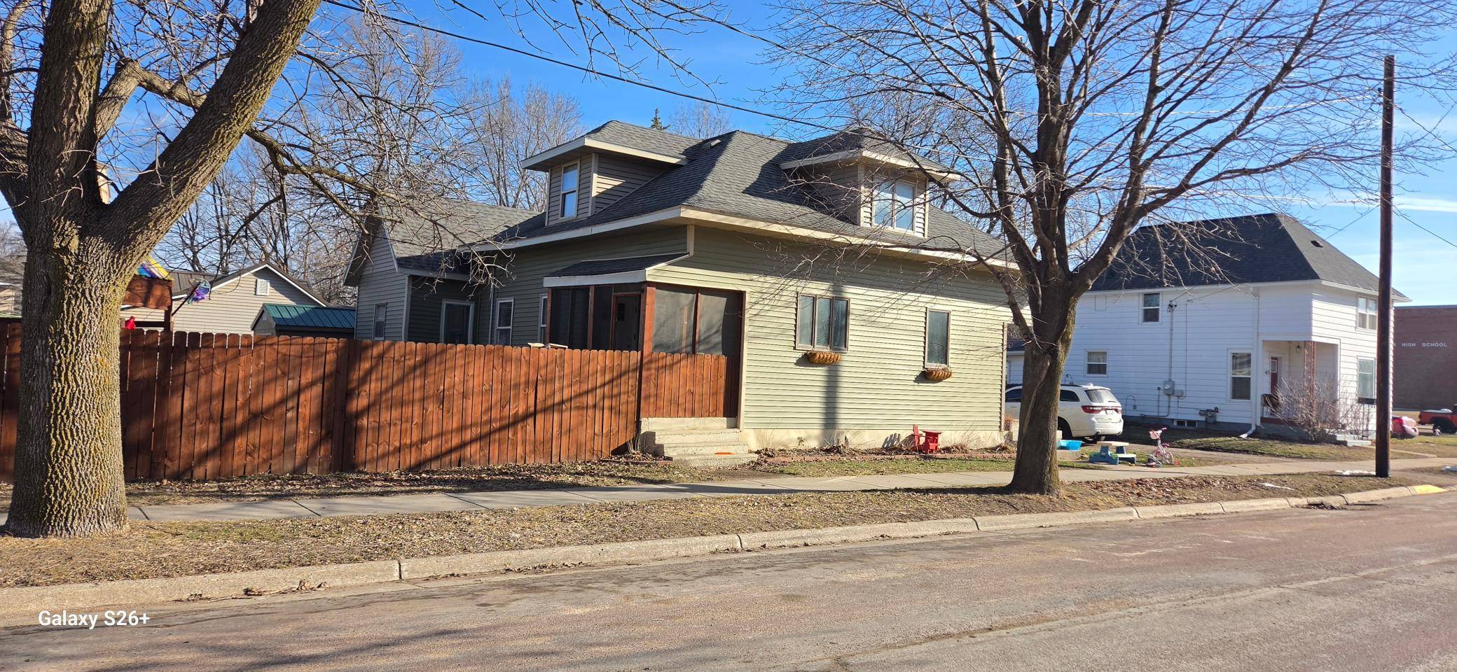 405 Hoosac ST E, Waterville, MN 56096