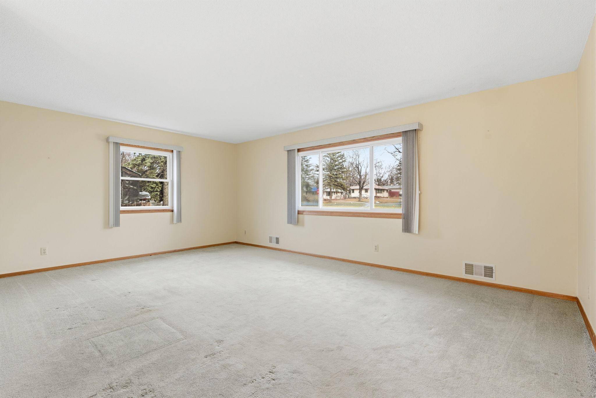 5221 Sumter AVE N, New Hope, MN 55428