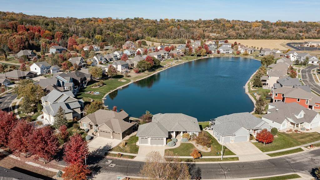 4066 Autumn Lake CT SW, Rochester, MN 55902