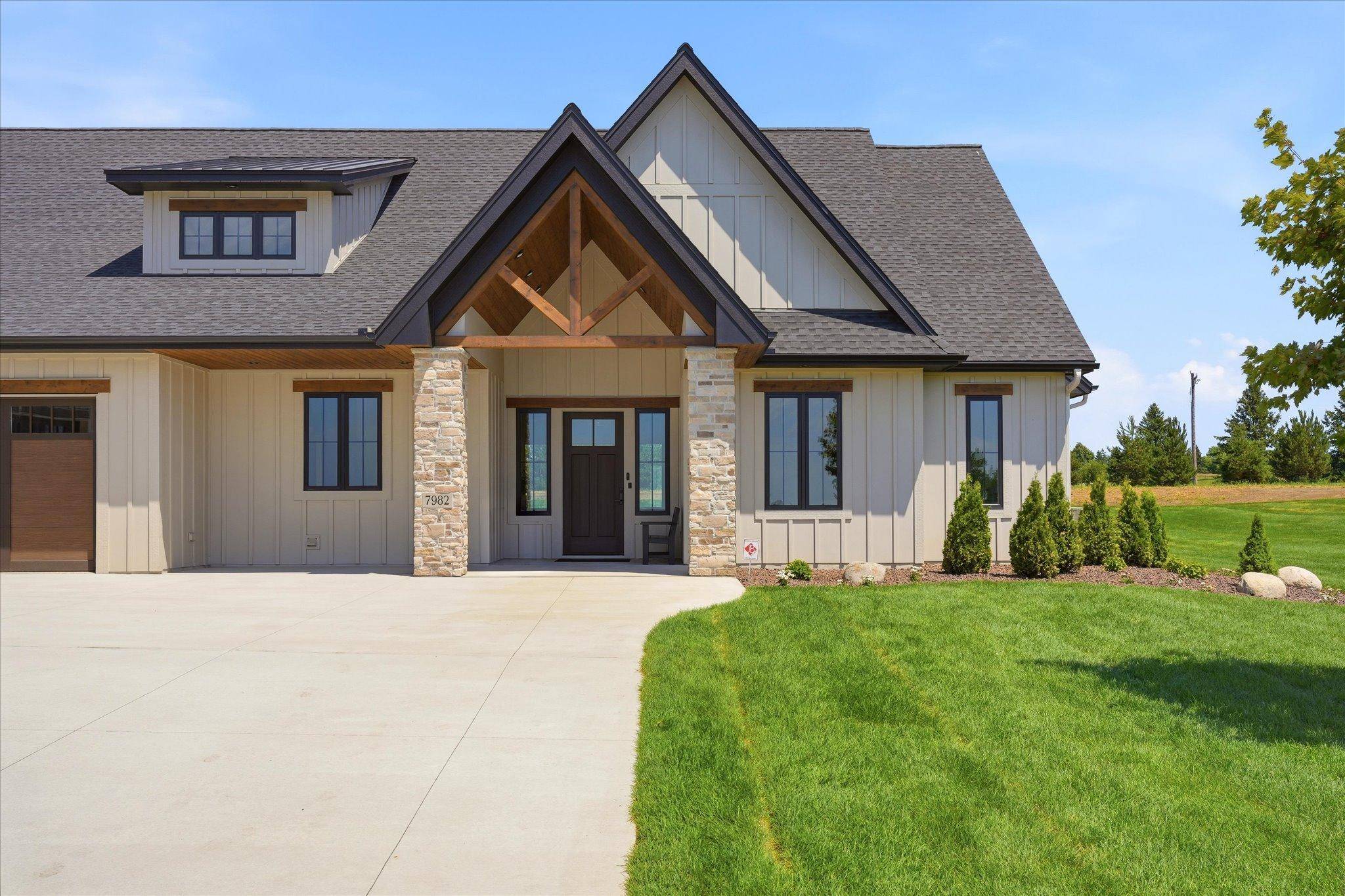7982 Eldorado RD, Prior Lake, MN 55372