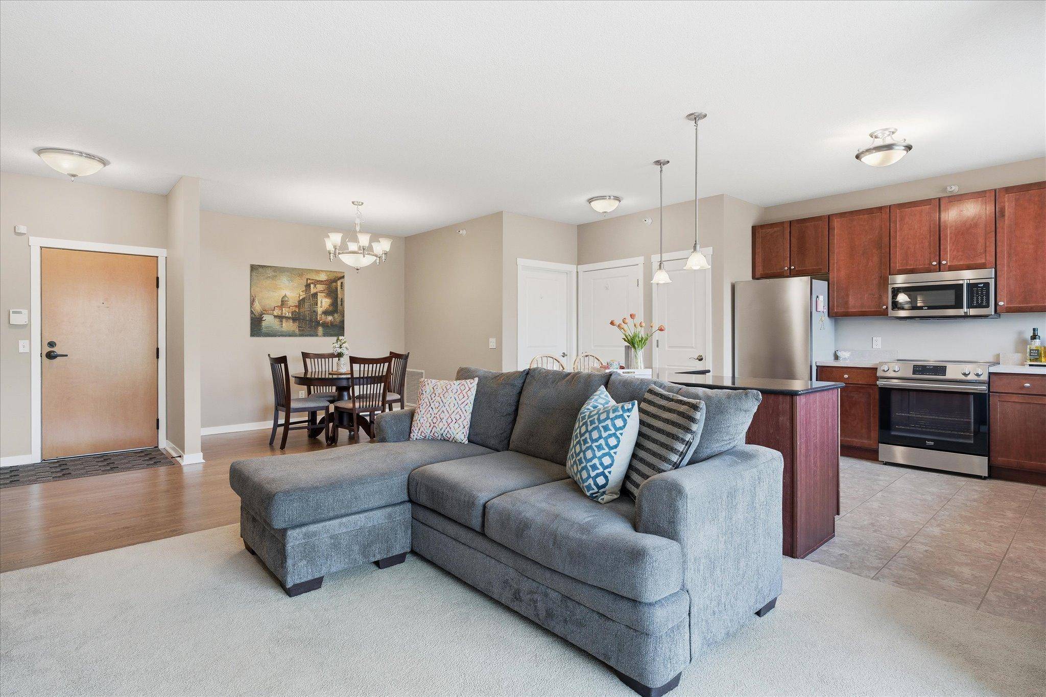 1070 Grandview CT NE #414, Columbia Heights, MN 55421