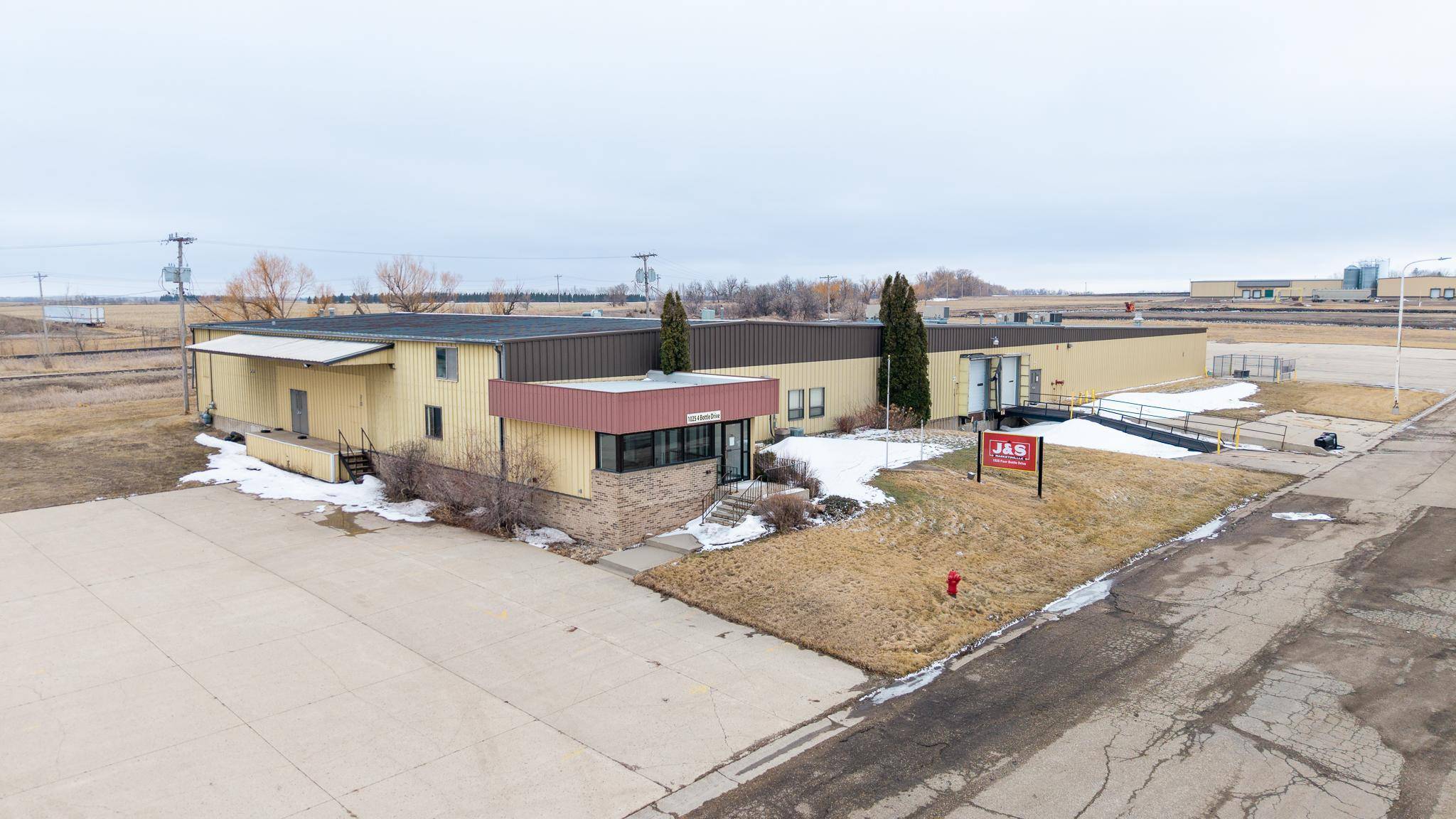 1025 Four Bottle DR, Valley City, ND 58072