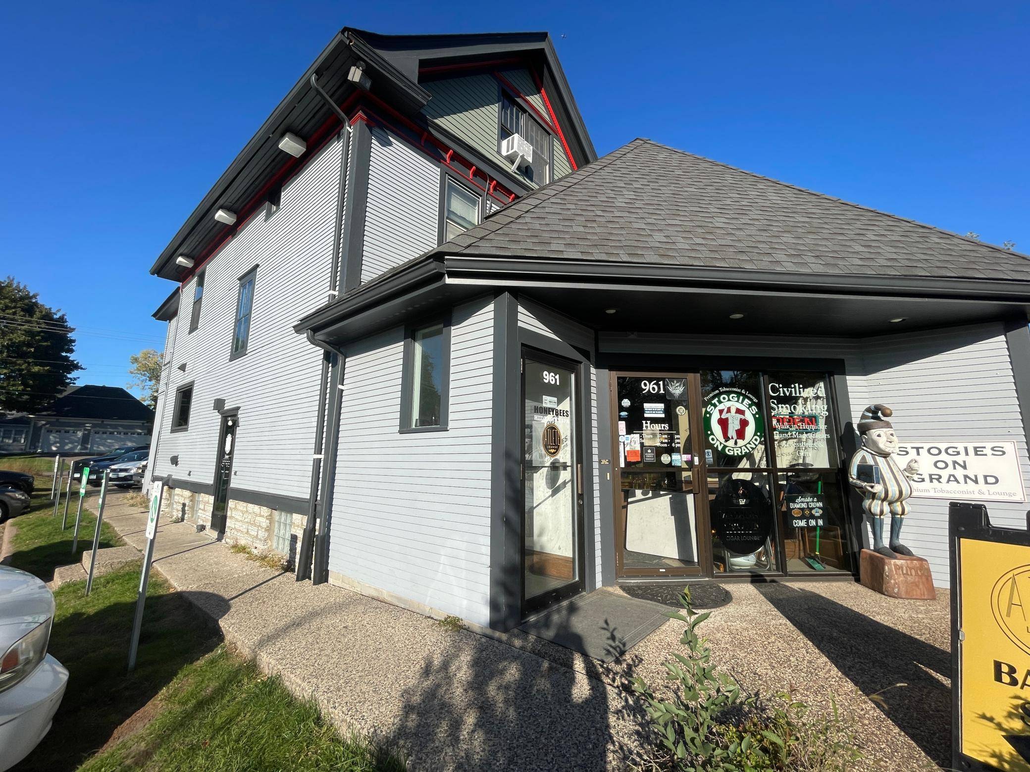 961 Grand AVE, Saint Paul, MN 55105