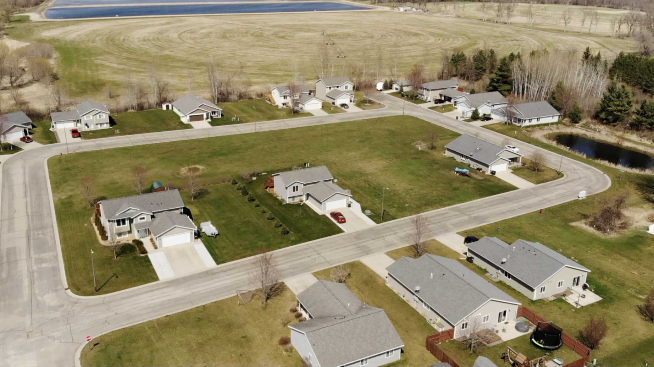 553 Coleman AVE E, Eden Valley, MN 55329