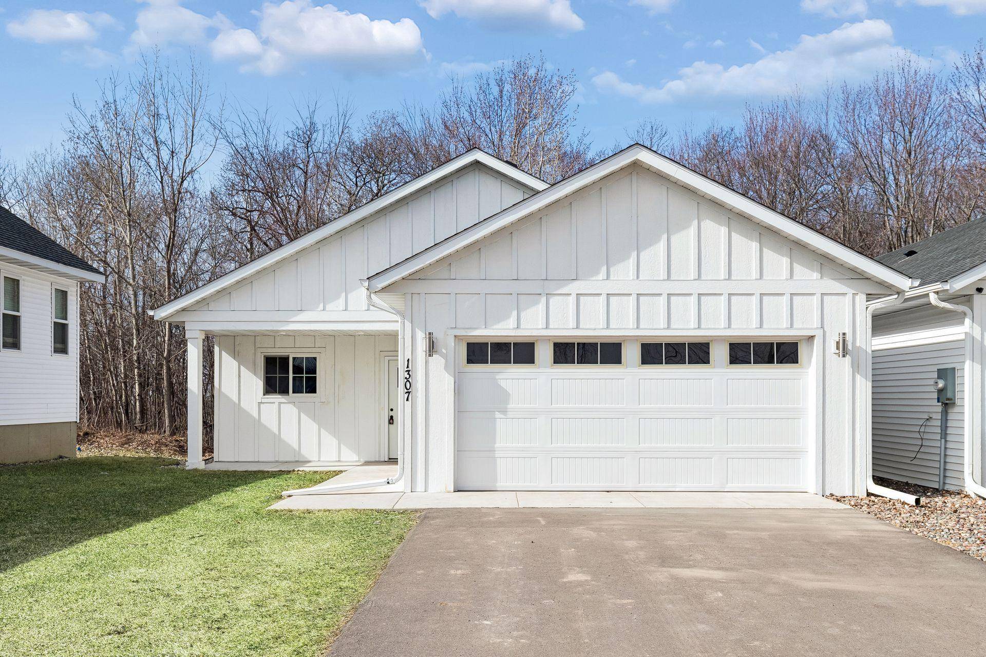 1307 Prairie LN, Saint Croix Falls, WI 54024