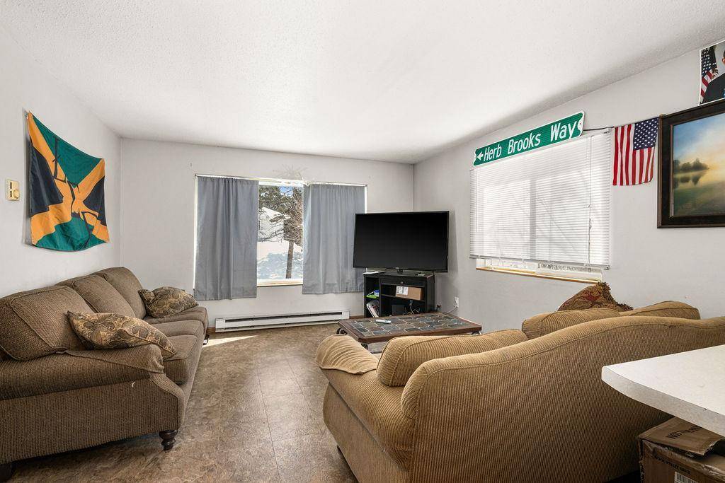 2417 Vermilion RD, Duluth, MN 55803