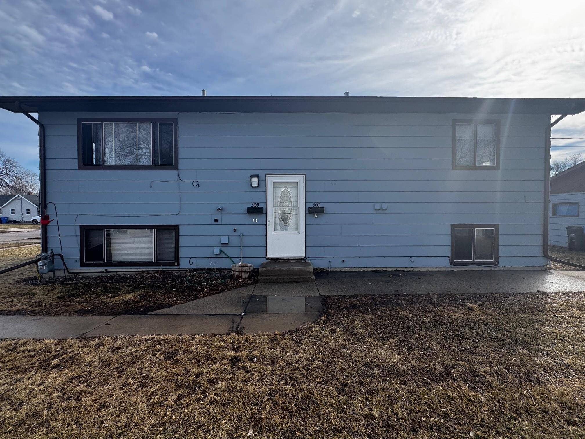 305-307 S 23rd ST S, Fargo, ND 58103