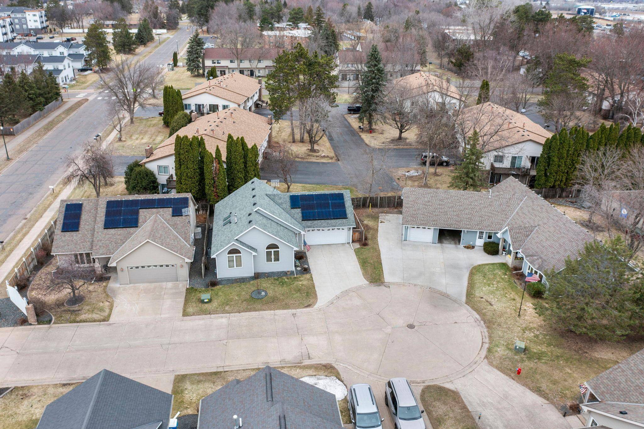 420 Village CT, Cambridge, MN 55008