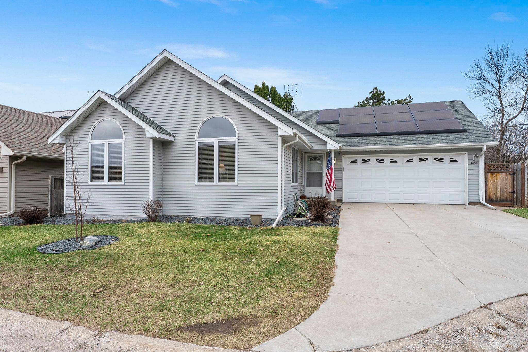 420 Village CT, Cambridge, MN 55008