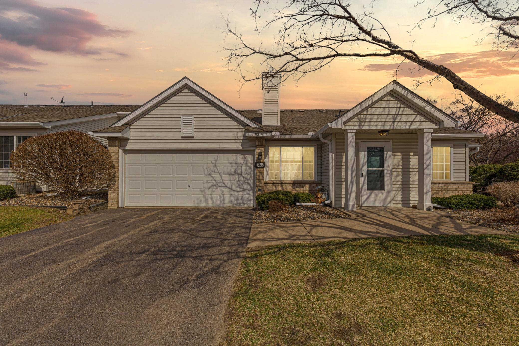 15215 Greenhaven WAY, Burnsville, MN 55306