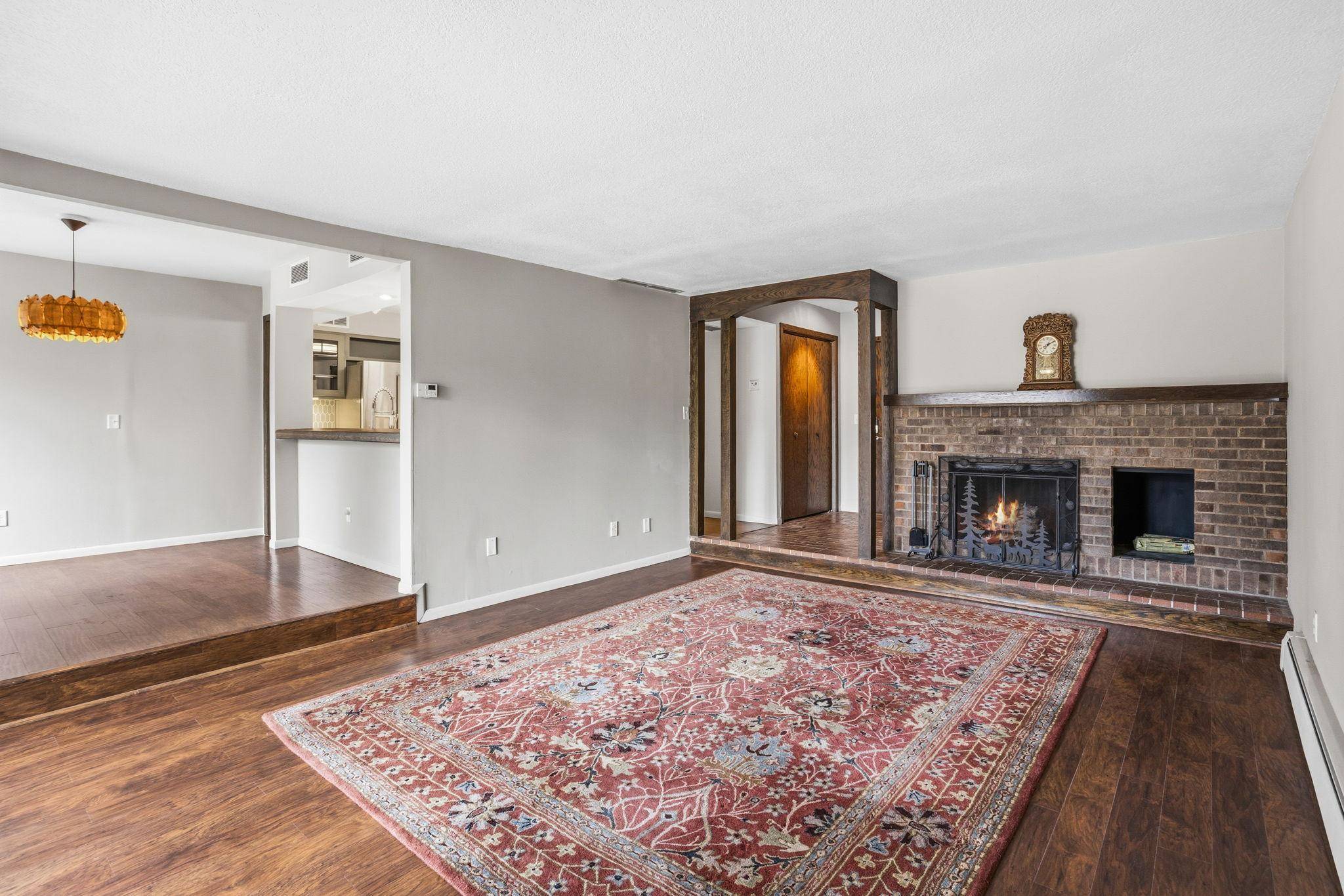 6115 Lincoln DR #152, Edina, MN 55436