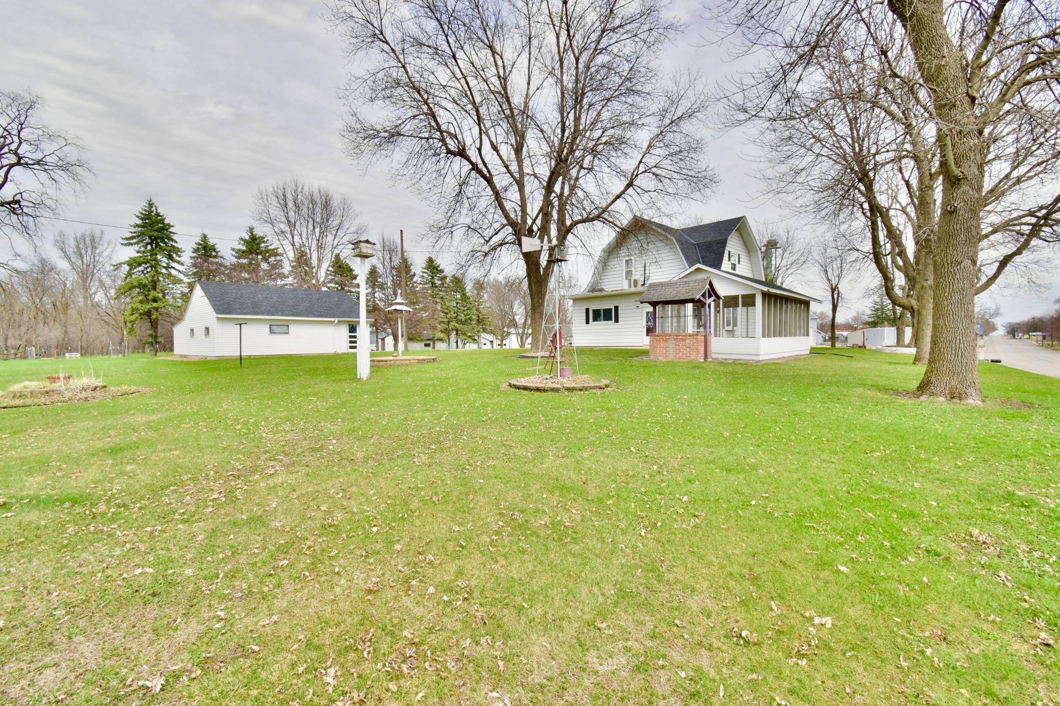 140 1st AVE N, Brownton, MN 55312