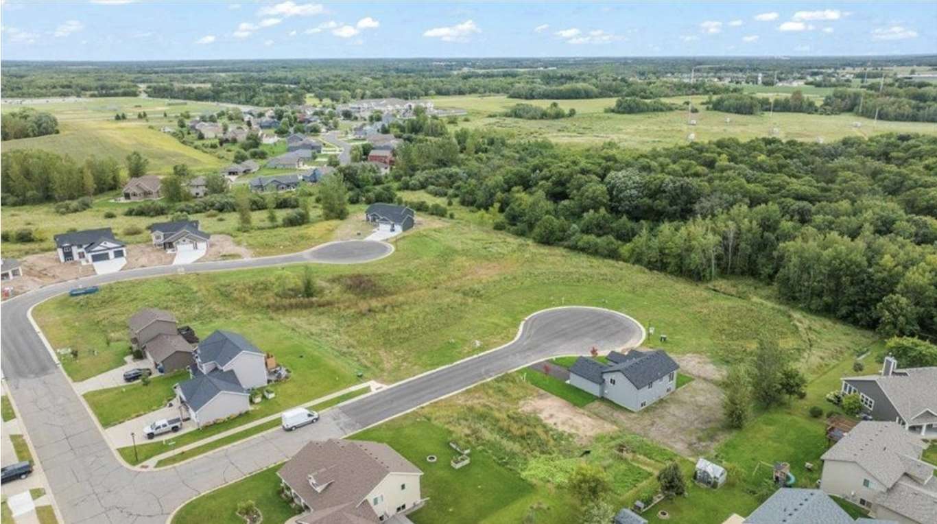 1136 29th ST NE, Sauk Rapids, MN 56379