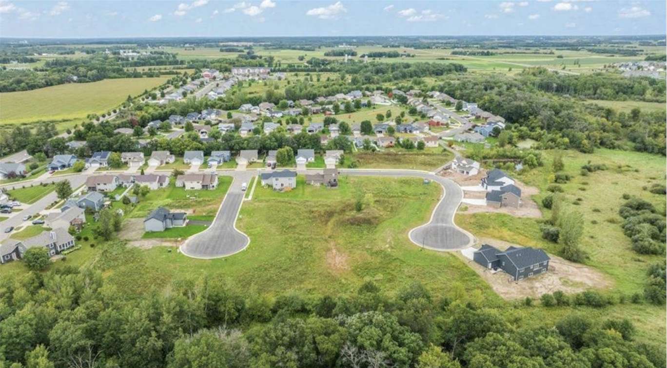 1136 29th ST NE, Sauk Rapids, MN 56379