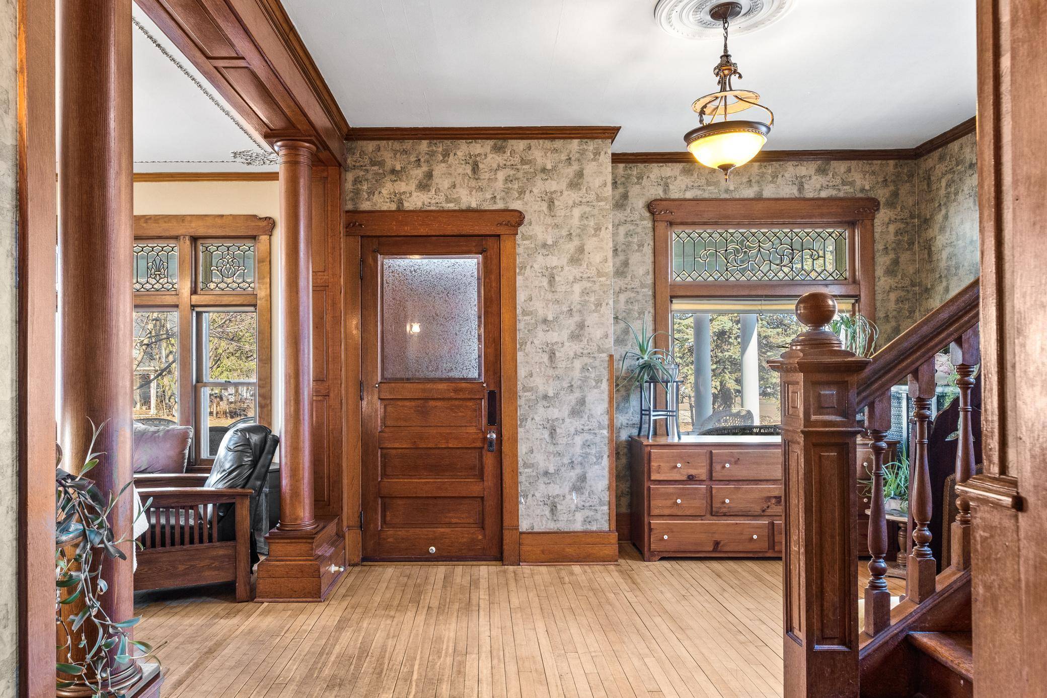 930 3rd AVE, Eau Claire, WI 54703