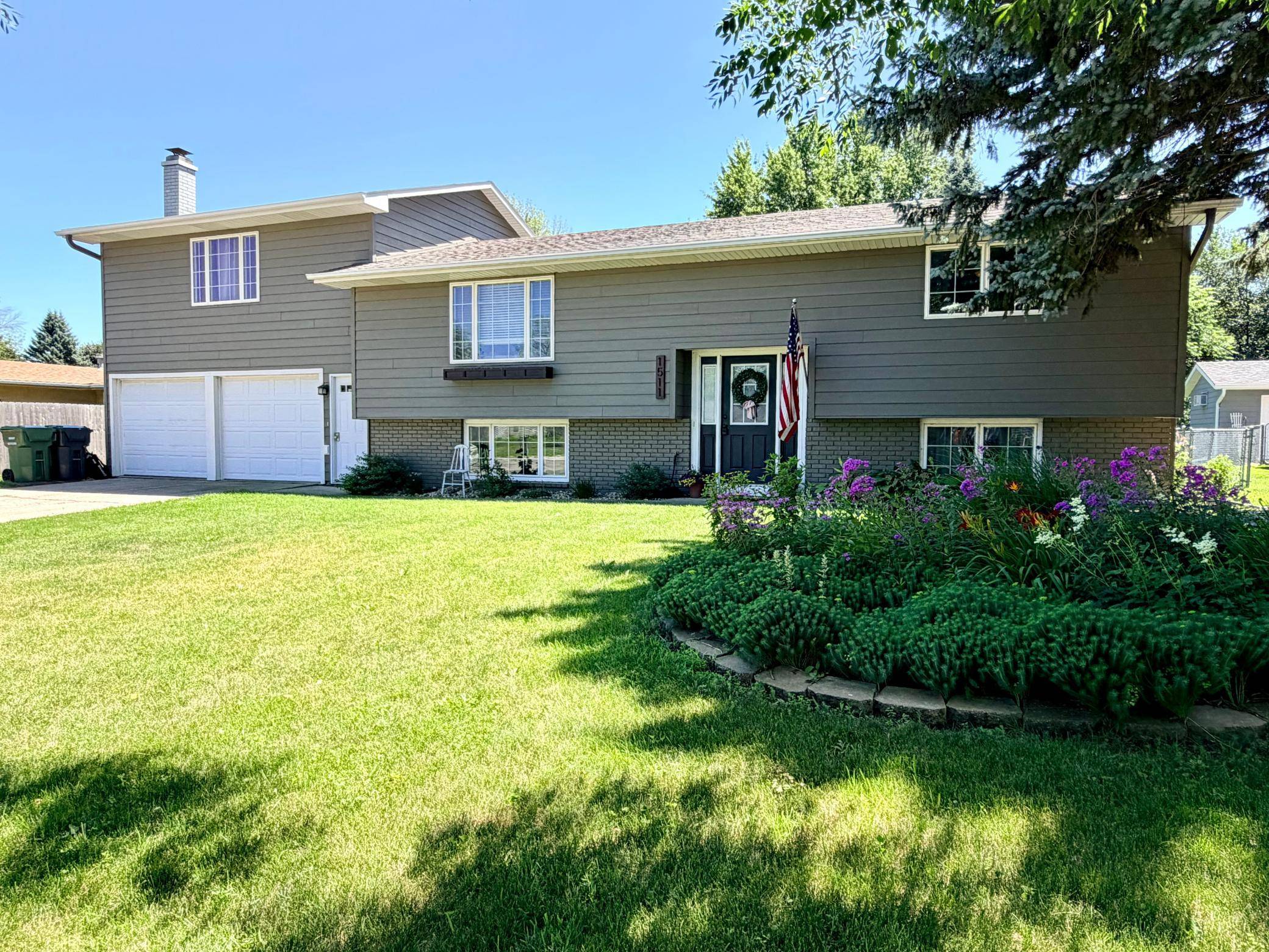 1511 Eckerson DR, Worthington, MN 56187