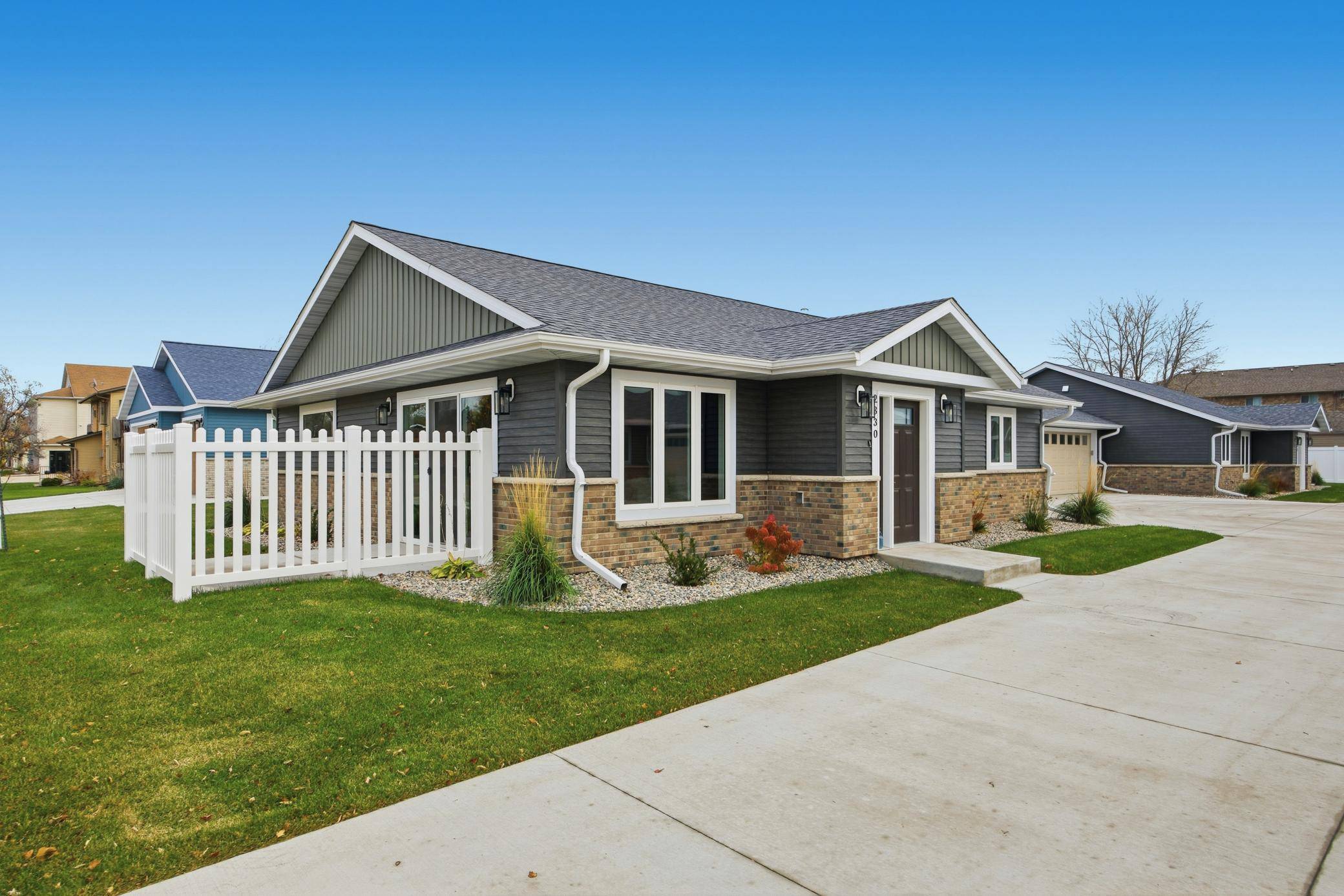 2330 30 AVE S, Fargo, ND 58104
