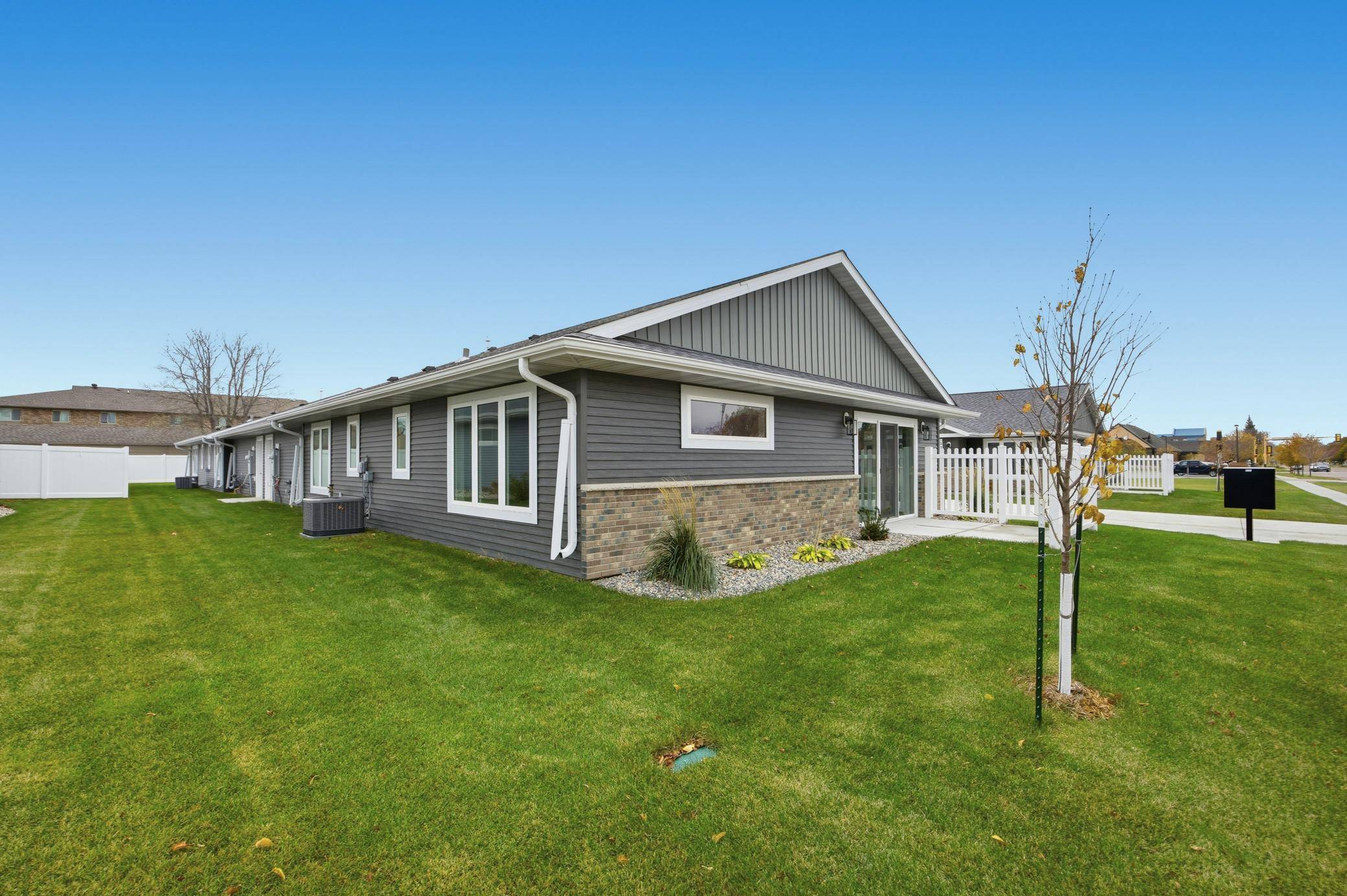 2330 30 AVE S, Fargo, ND 58104