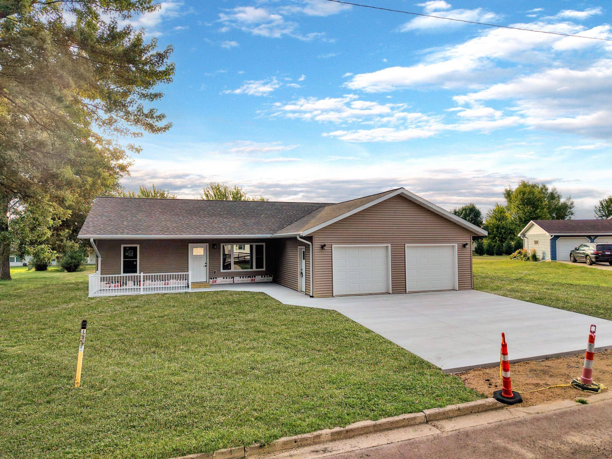 122 2nd ST E, Tracy, MN 56175