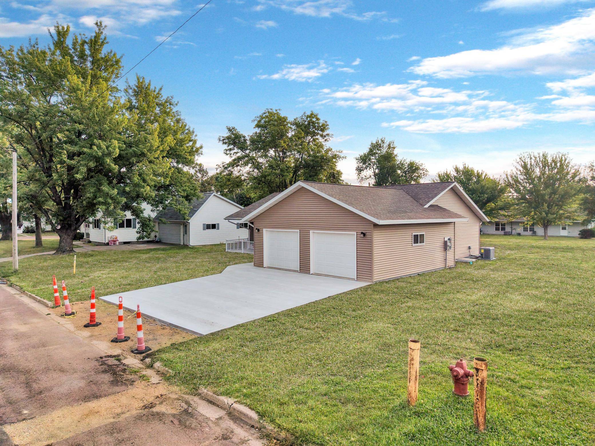 122 2nd ST E, Tracy, MN 56175
