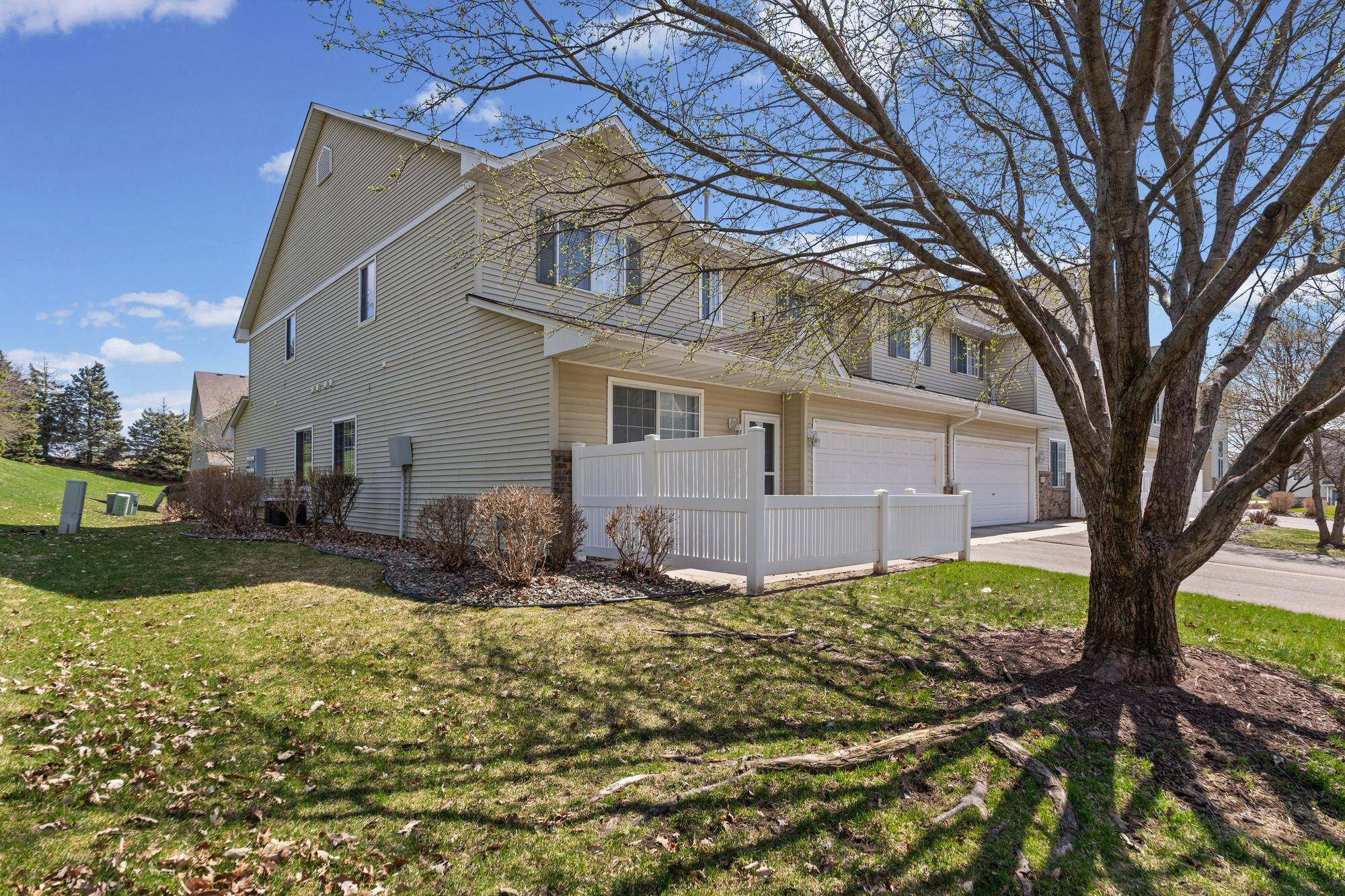 3053 Juniper LN #D, Woodbury, MN 55125