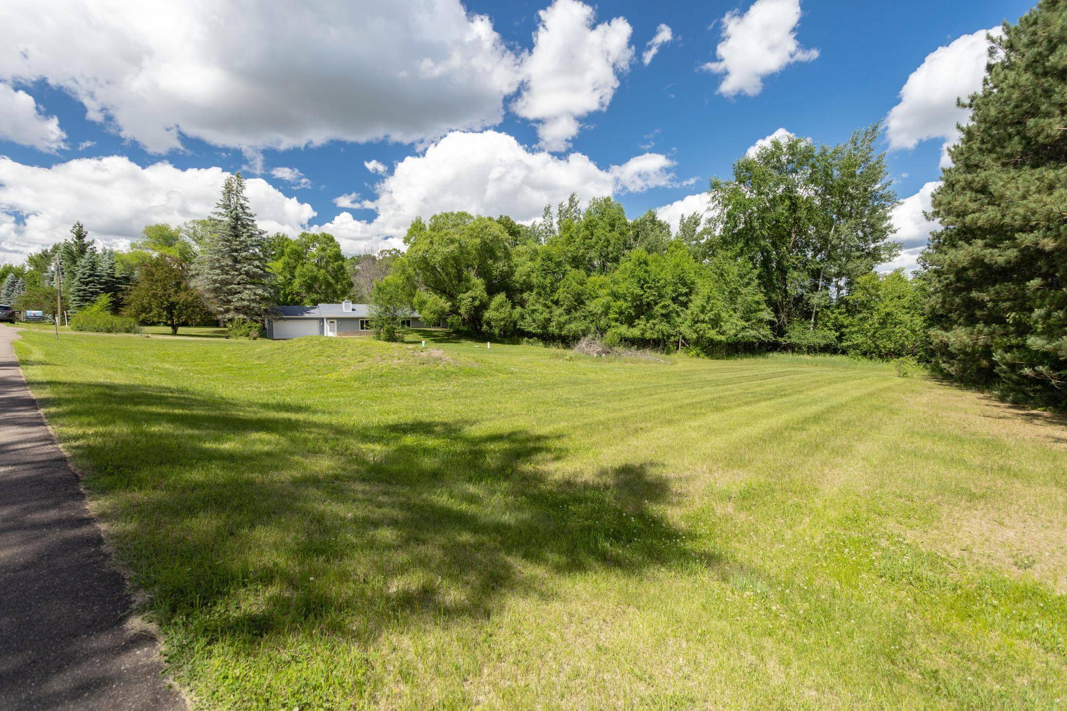 18975 Flora ST NW, Oak Grove, MN 55011