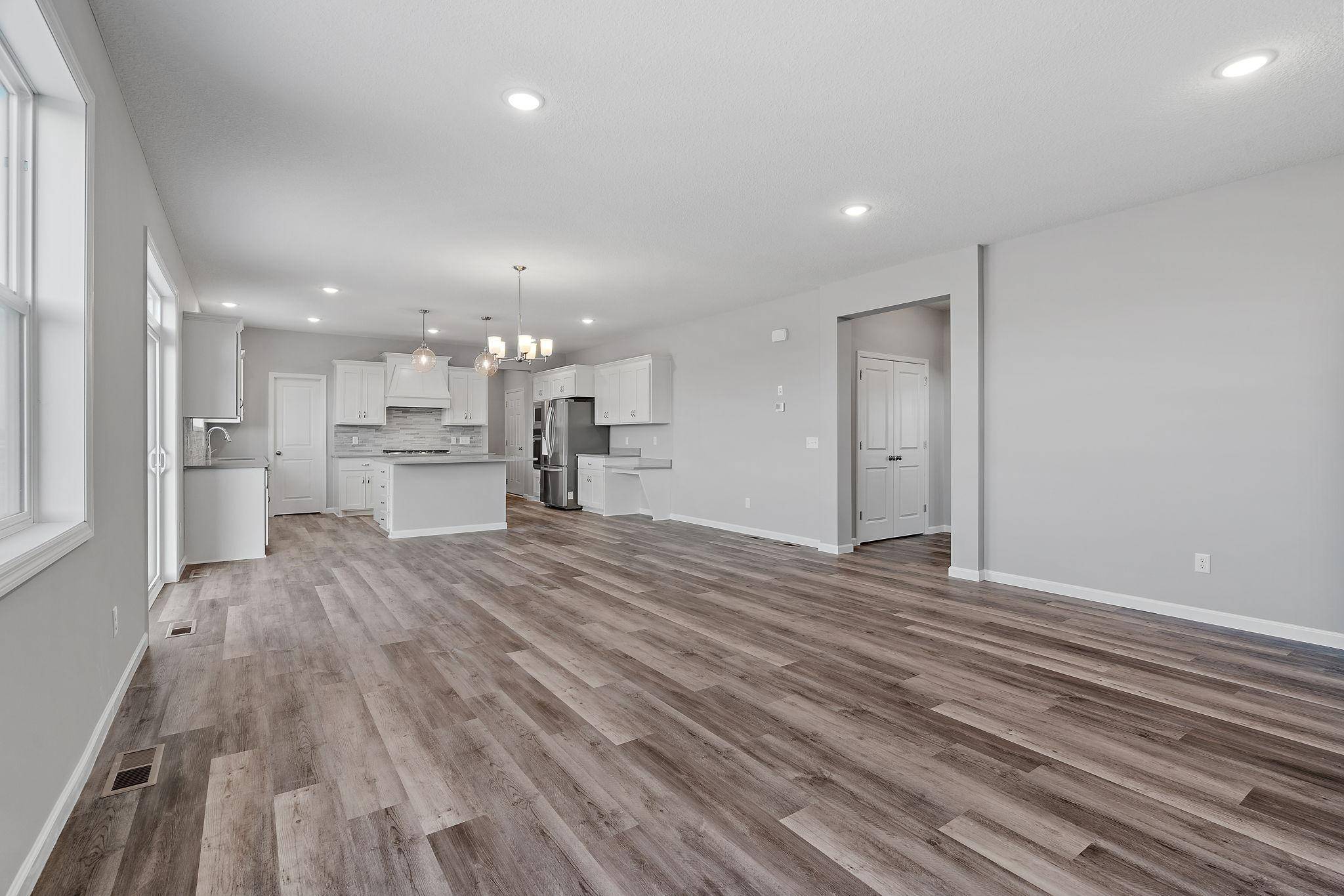 995 Willow Glen AVE, Somerset, WI 54025