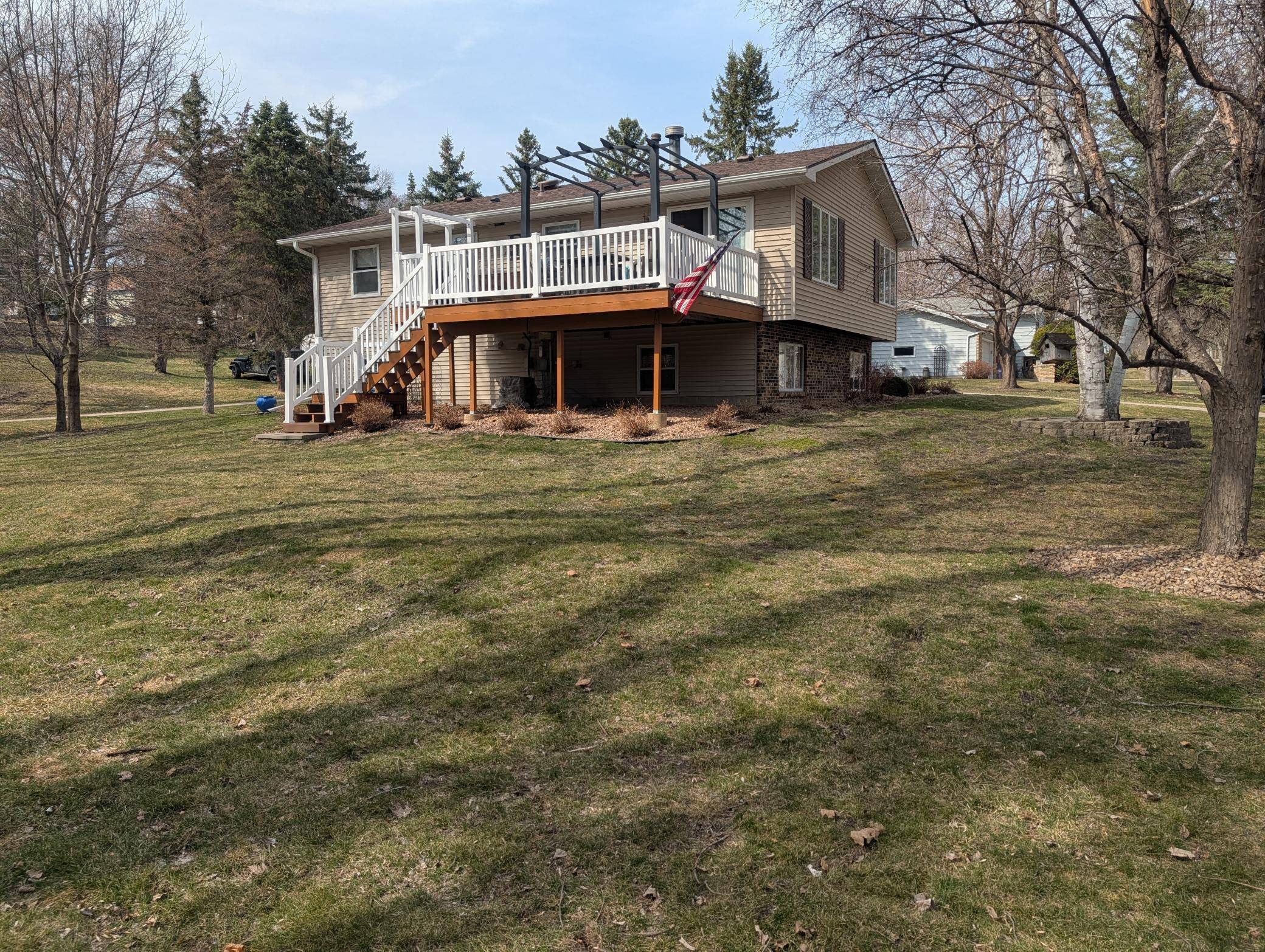 209 S 10th ST, Montevideo, MN 56265