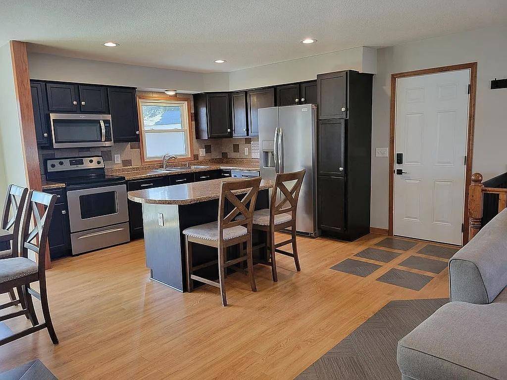 500 6th ST NE, Stewartville, MN 55976