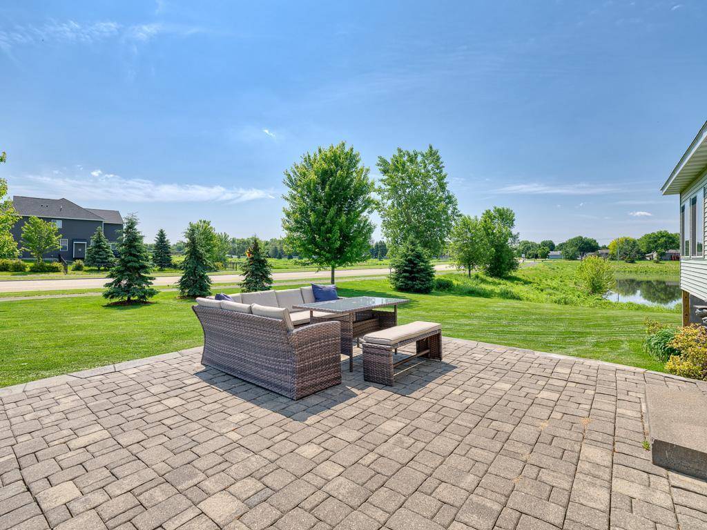 6024 158th ST W, Apple Valley, MN 55124