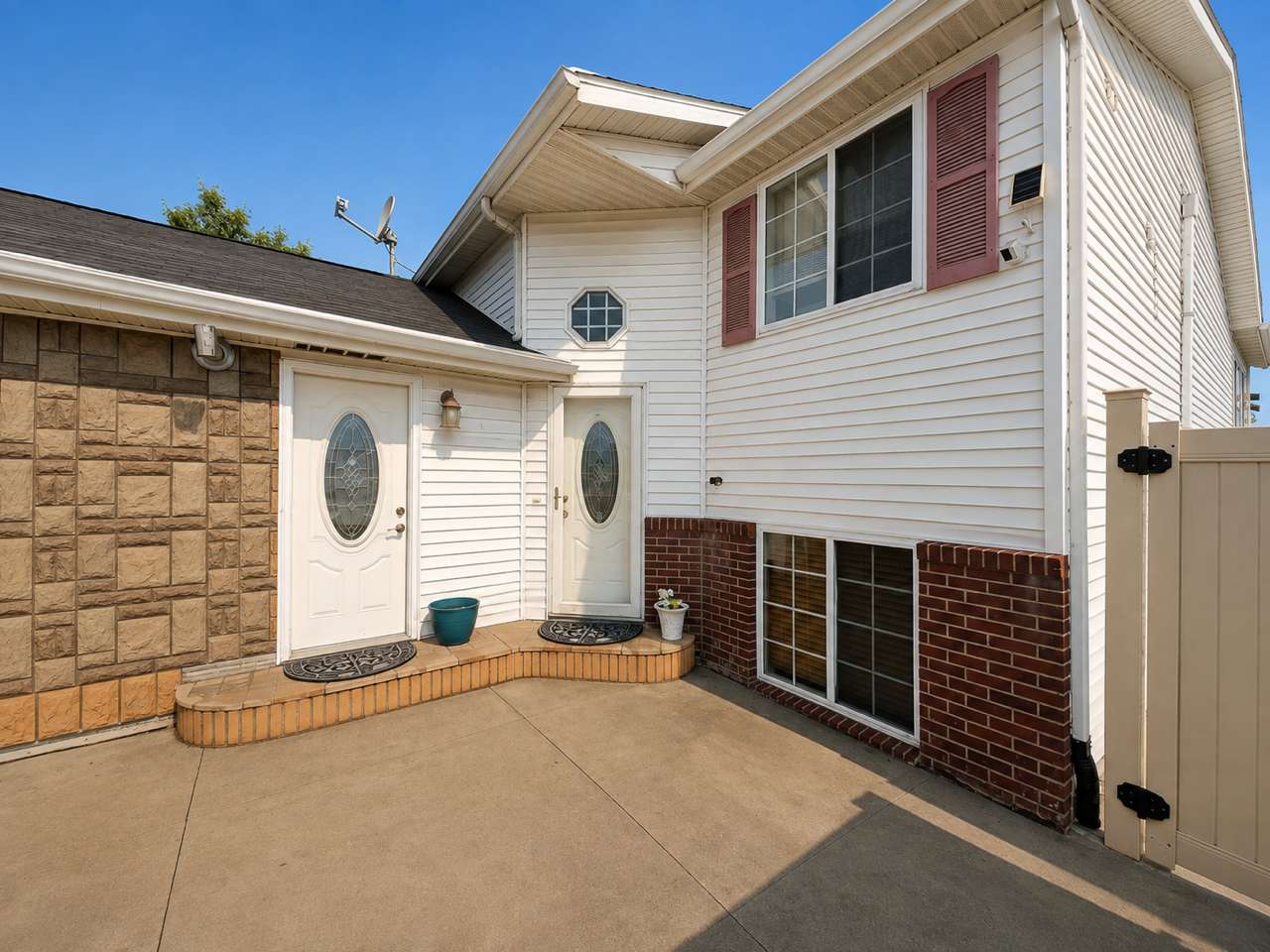 238 PINEWOOD BLVD, West Fargo, ND 58078