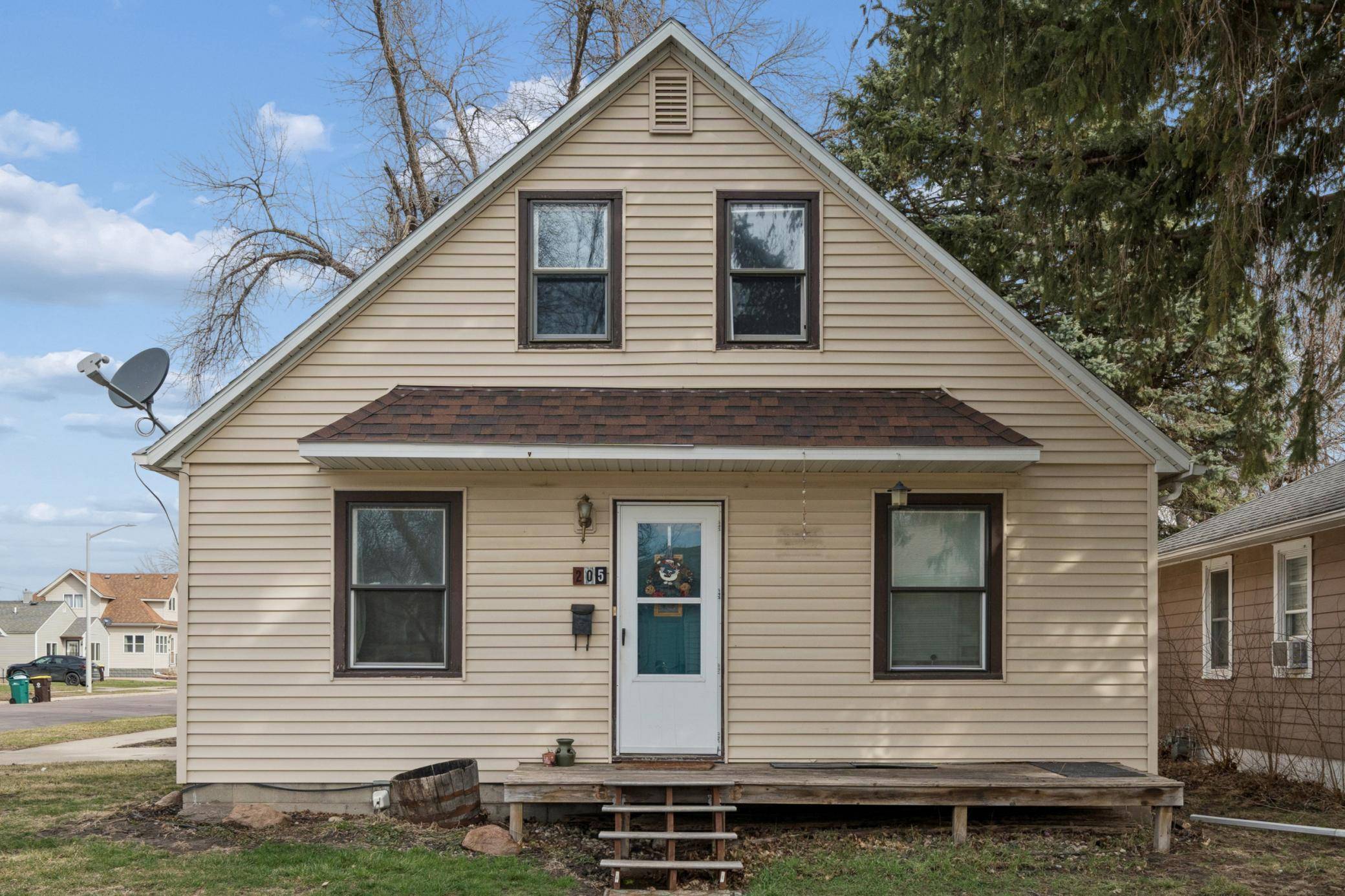 205 E 11th ST, Fairmont, MN 56031