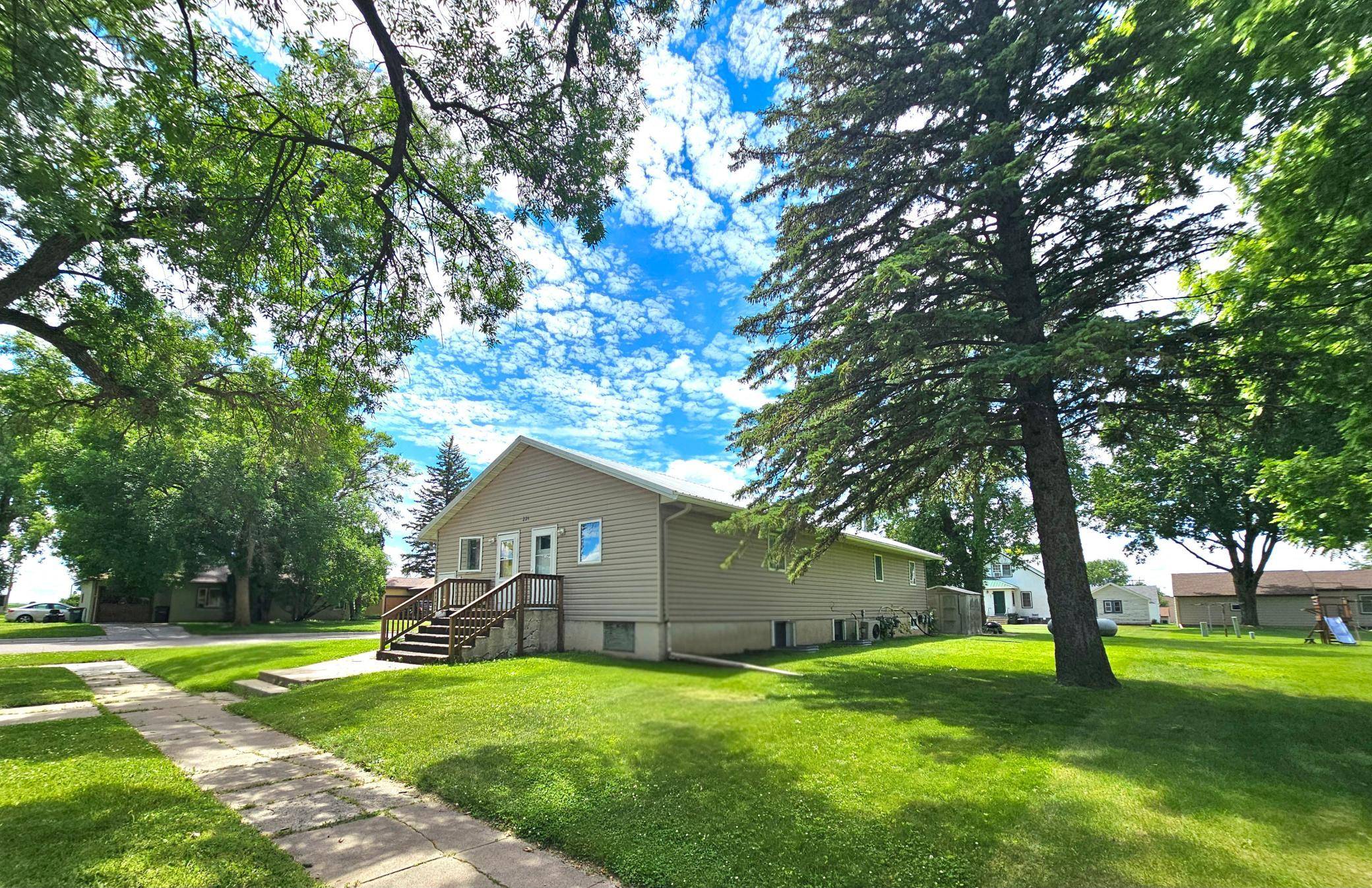 226 3rd AVE S, Brownton, MN 55312