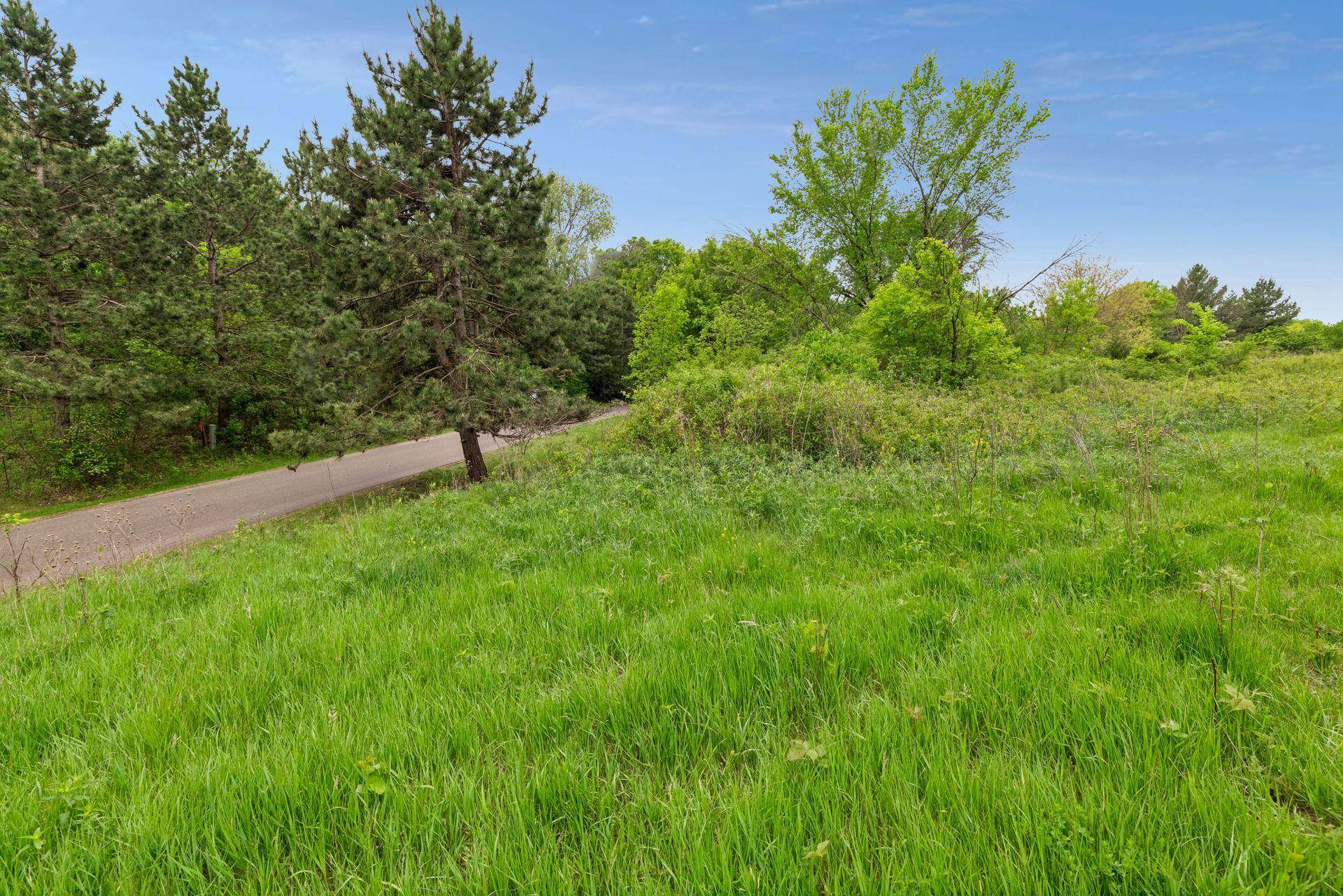 10 Sunny Side LN, Sunfish Lake, MN 55118