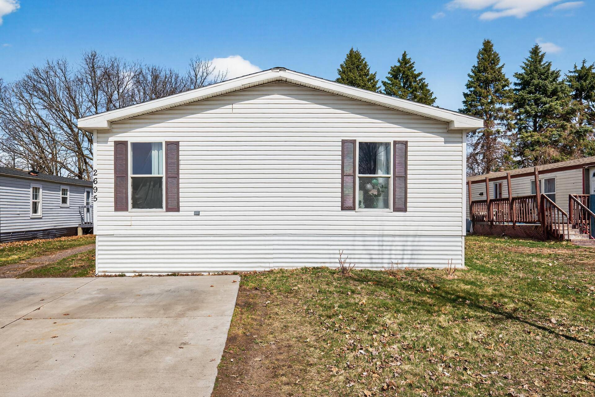 2695 Alissa LN, Maplewood, MN 55119