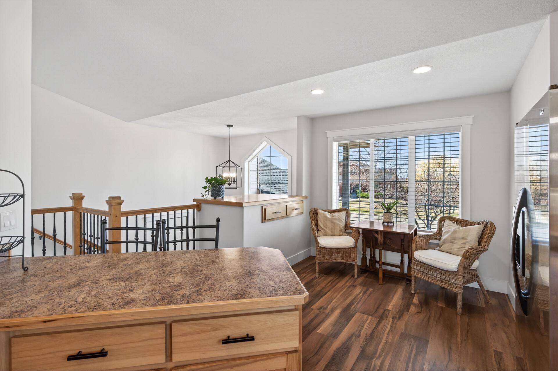 929 Farmers Ridge TRL, Belle Plaine, MN 56011