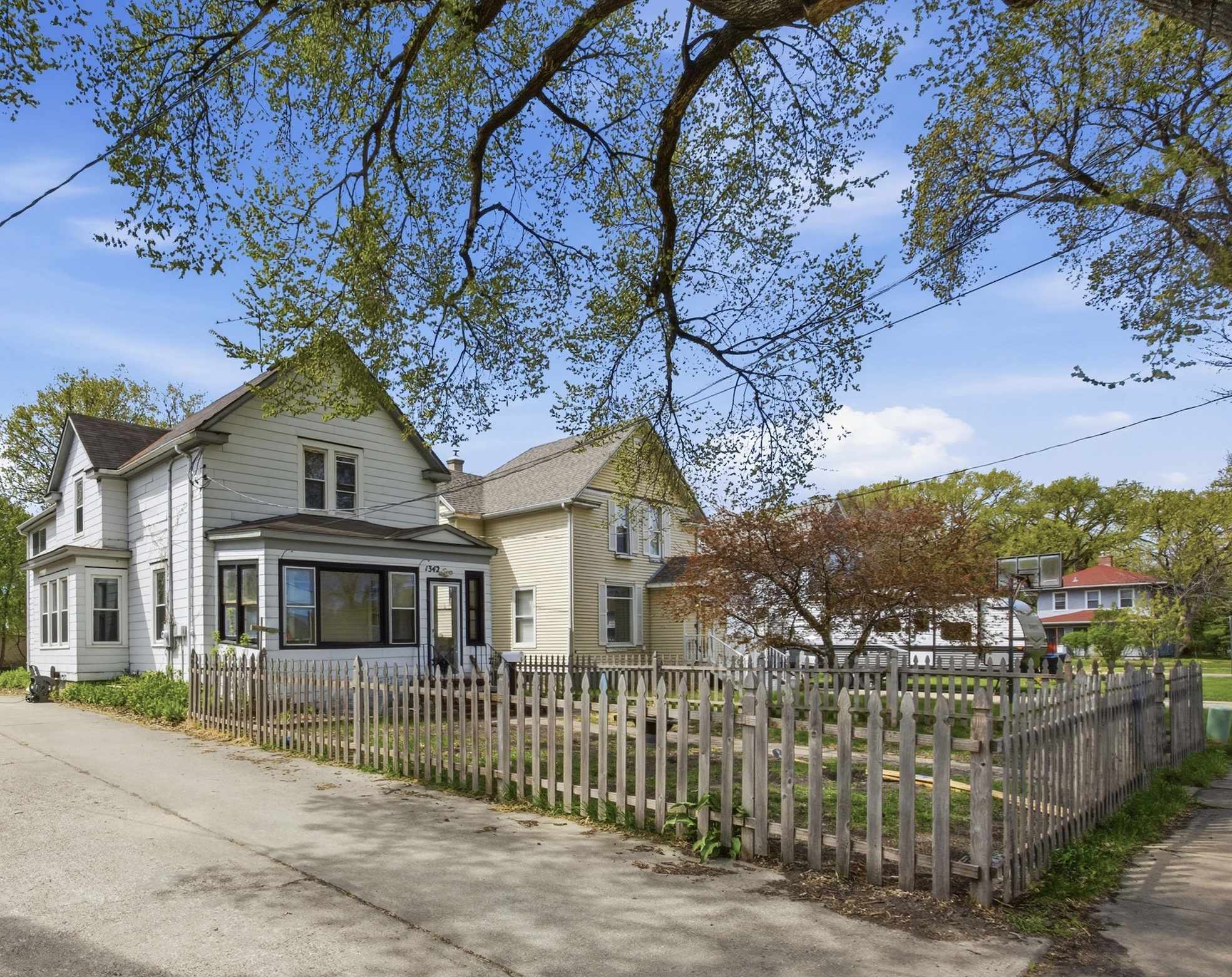 1342 3rd AVE S, Fargo, ND 58103