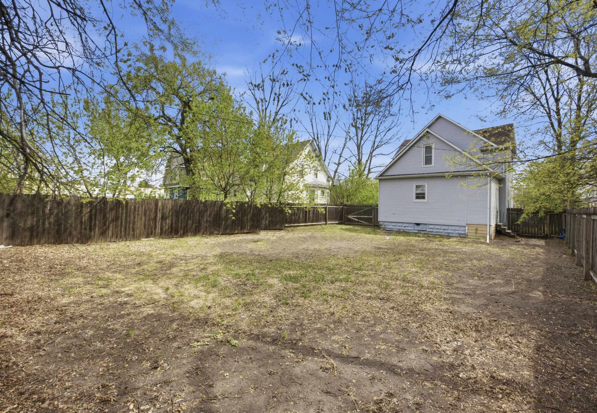 412 12th ST N, Fargo, ND 58102