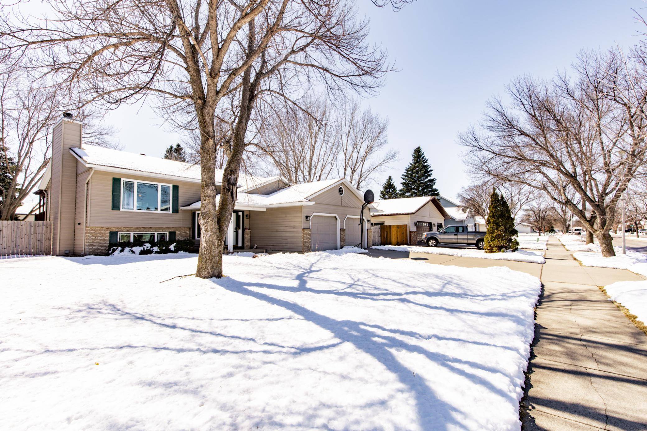 2408 34th AVE S, Fargo, ND 58104